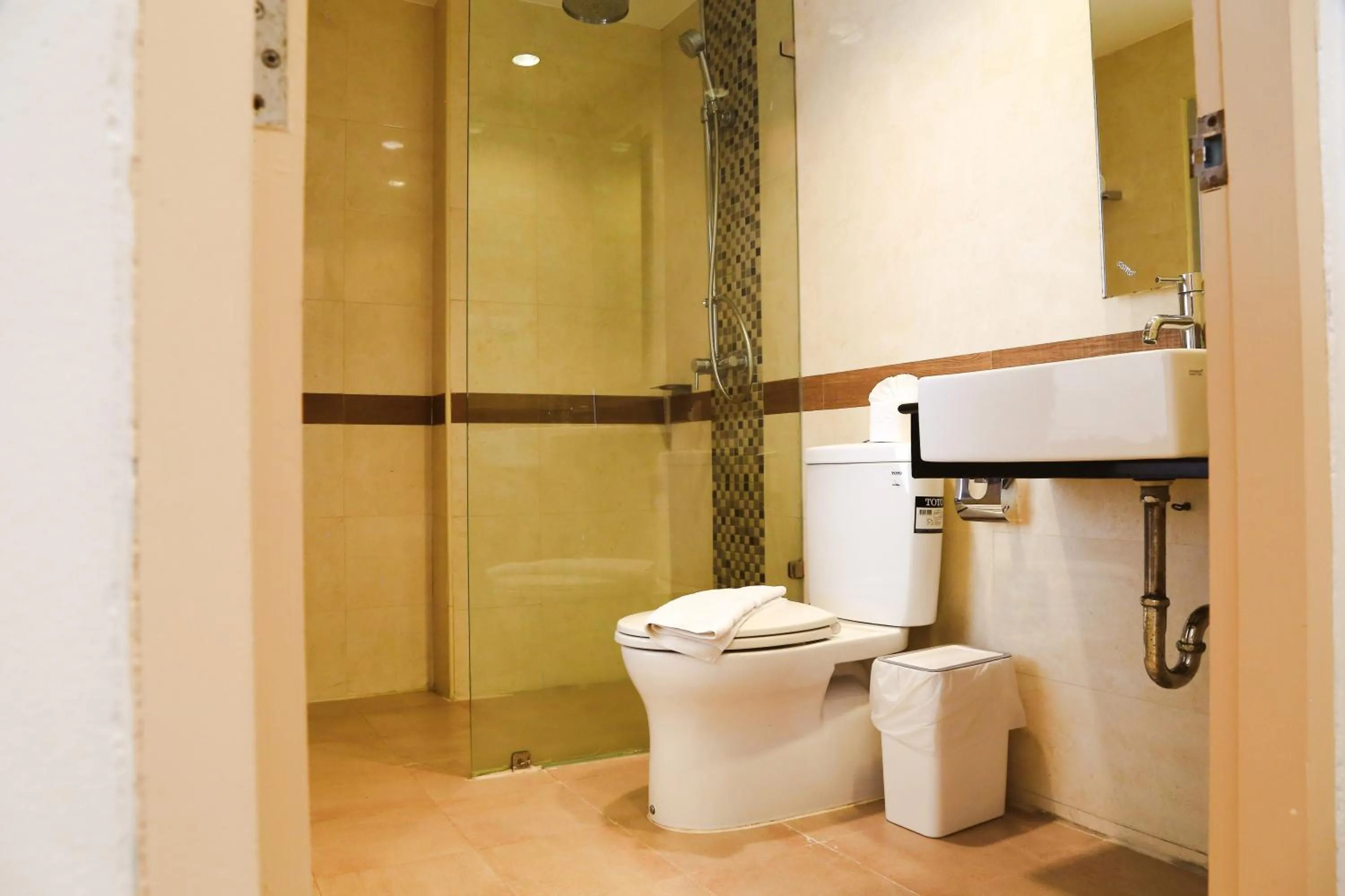 Toilet in Di Yana Patong