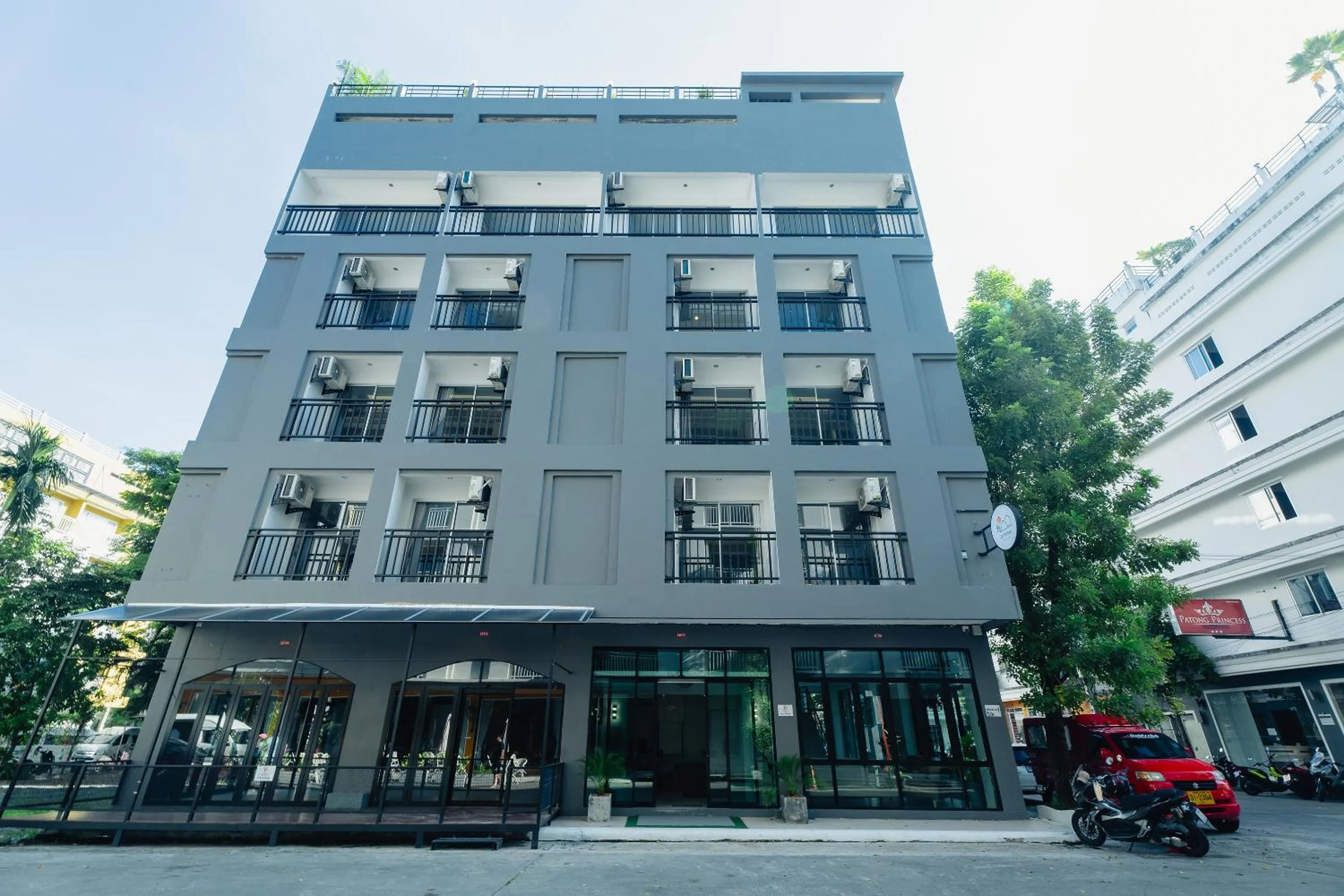 Property building in Di Yana Patong