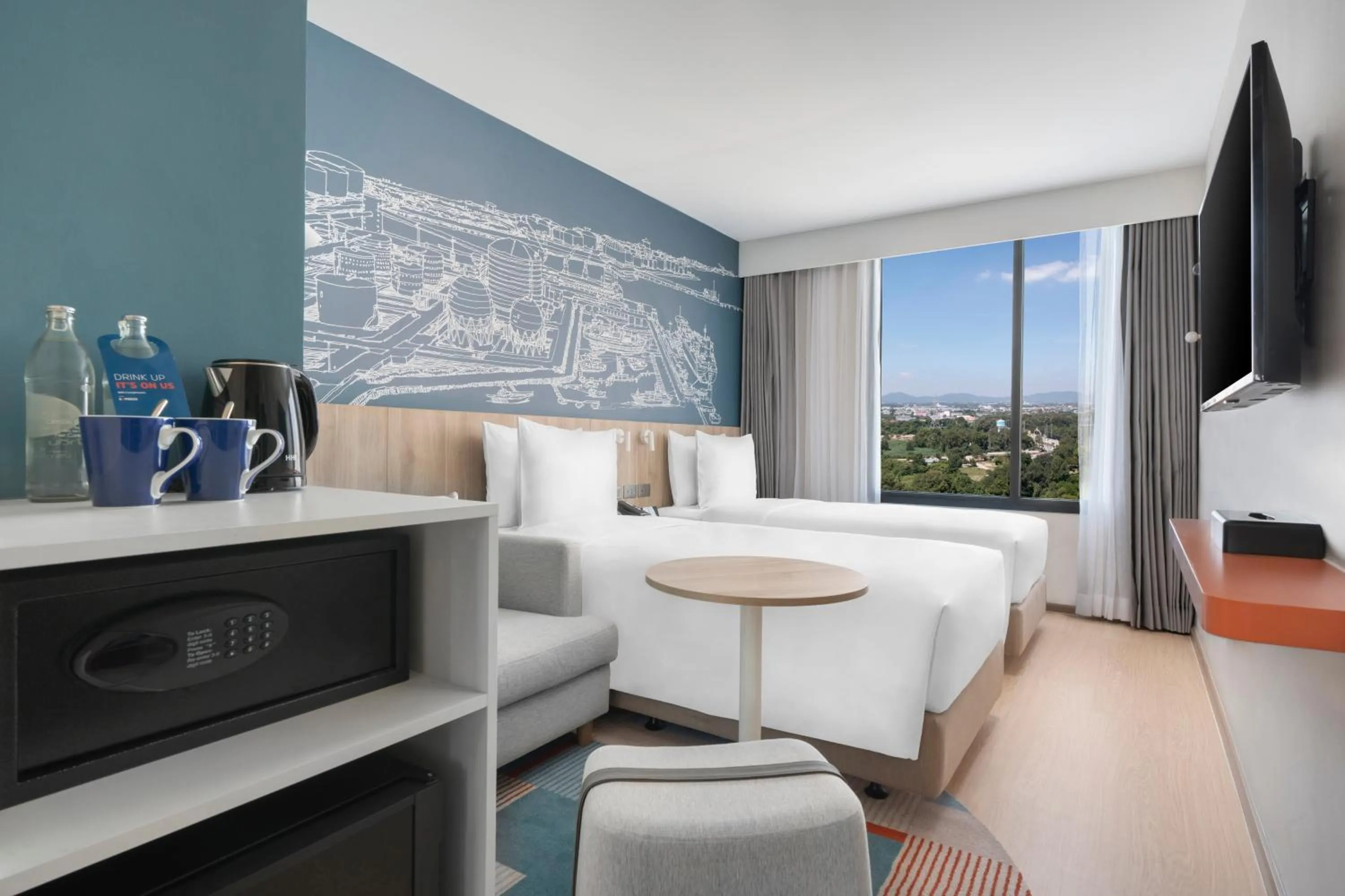 Bedroom in Holiday Inn Express Rayong