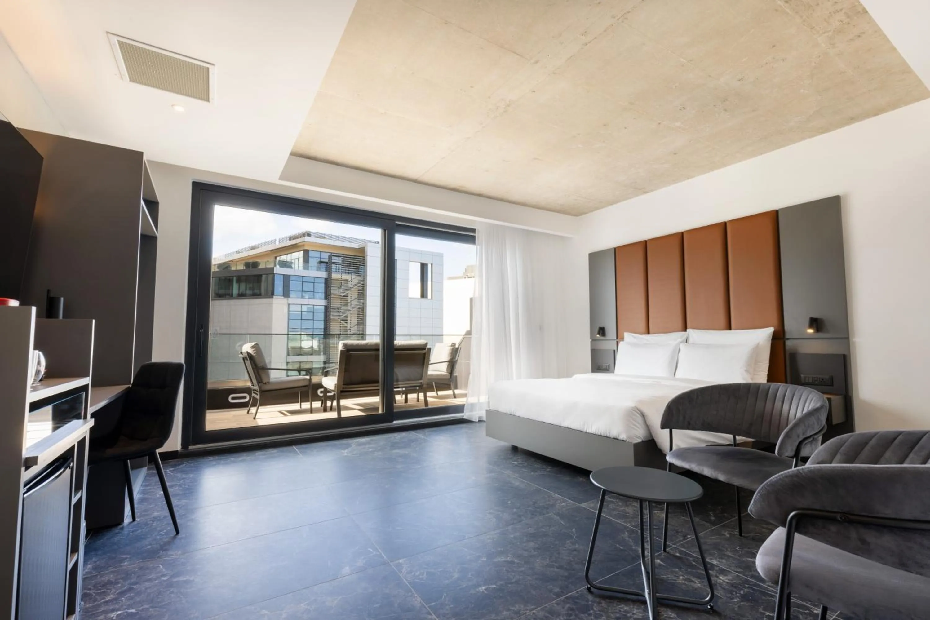 Bedroom, Bed in The Londoner Hotel St. Julian's