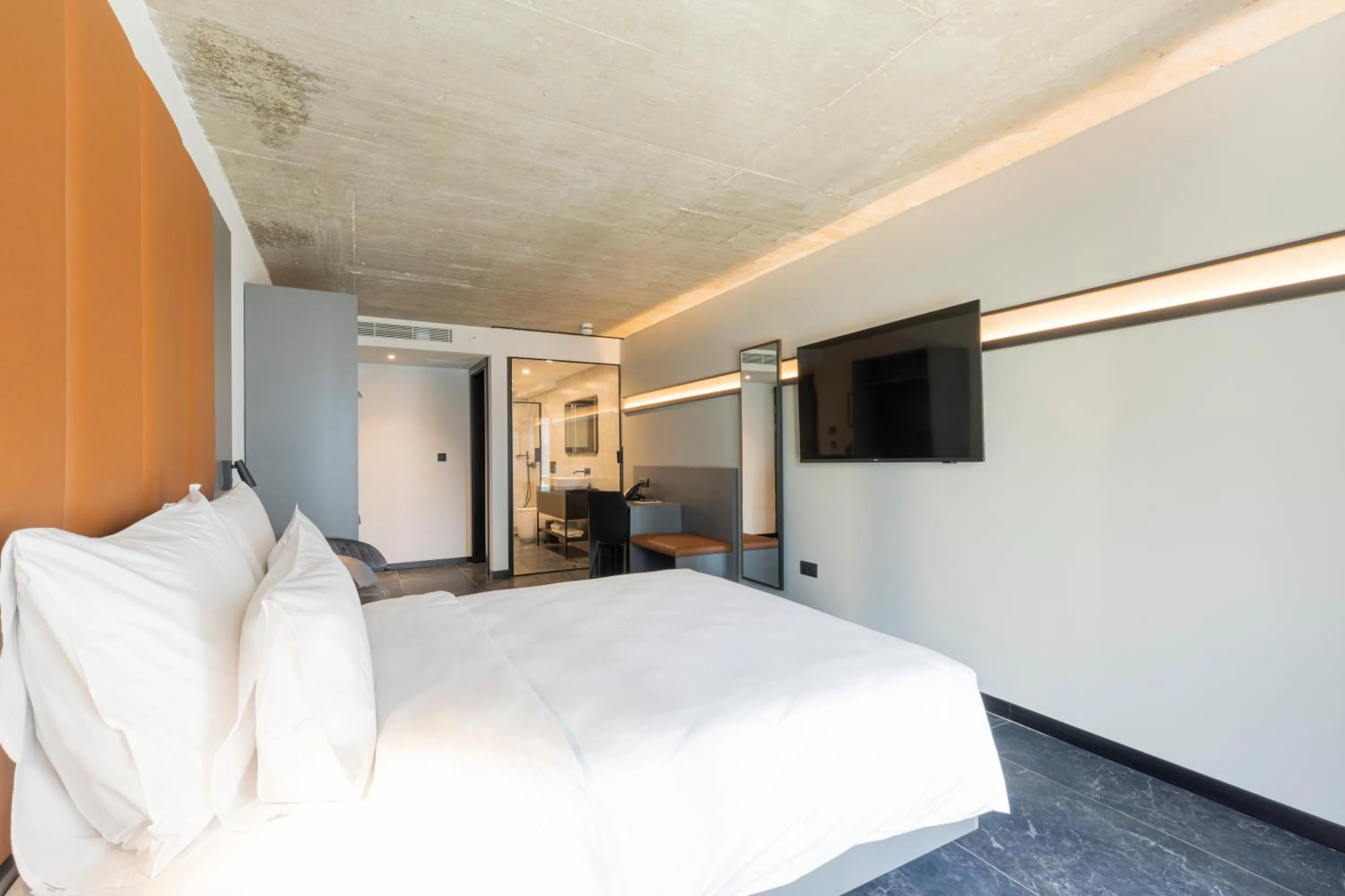 Bedroom, Bed in The Londoner Hotel St. Julian's