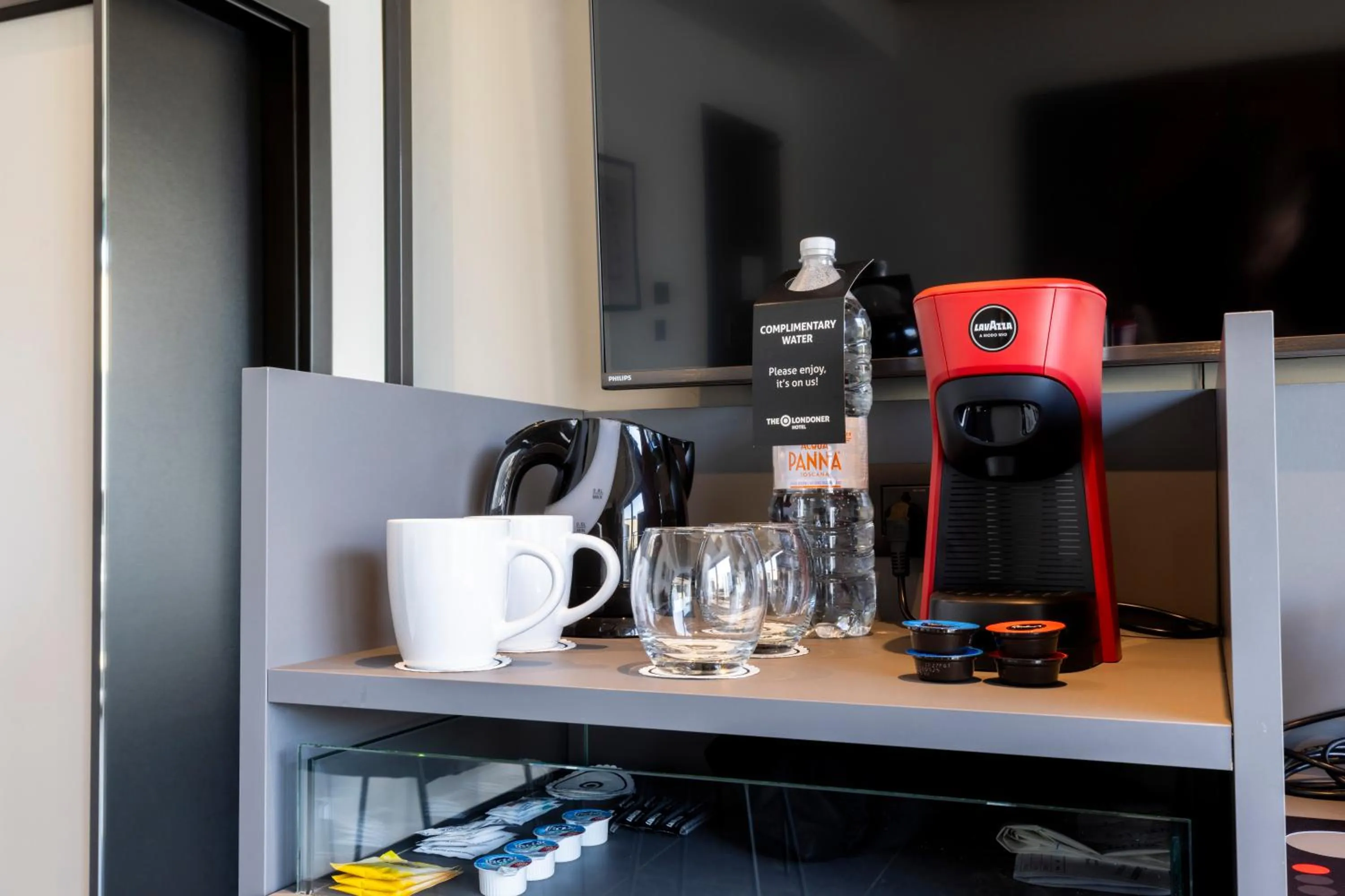 Coffee/tea facilities in The Londoner Hotel St. Julian's