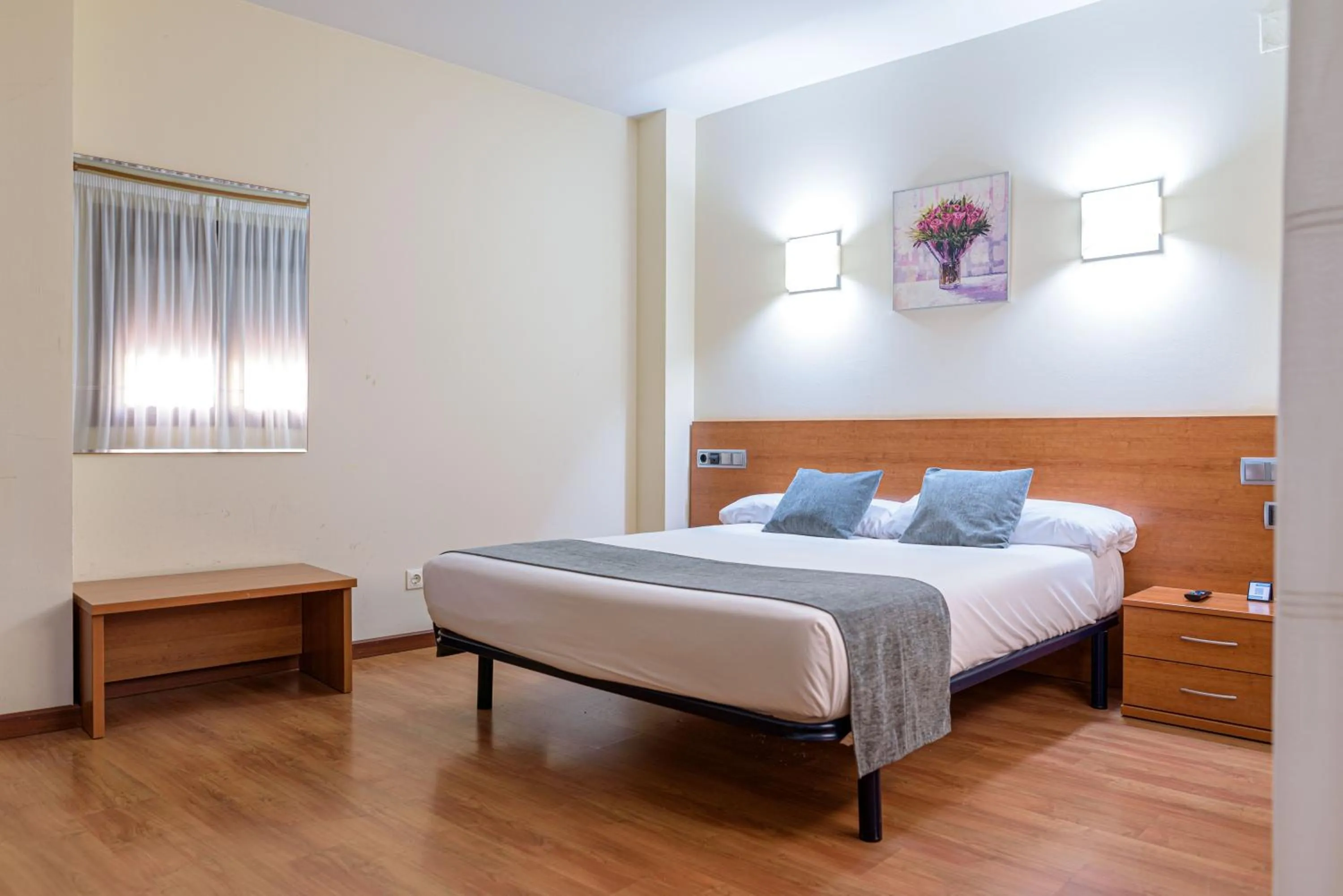 Photo of the whole room, Bed in Alda Plaza Mayor Toro