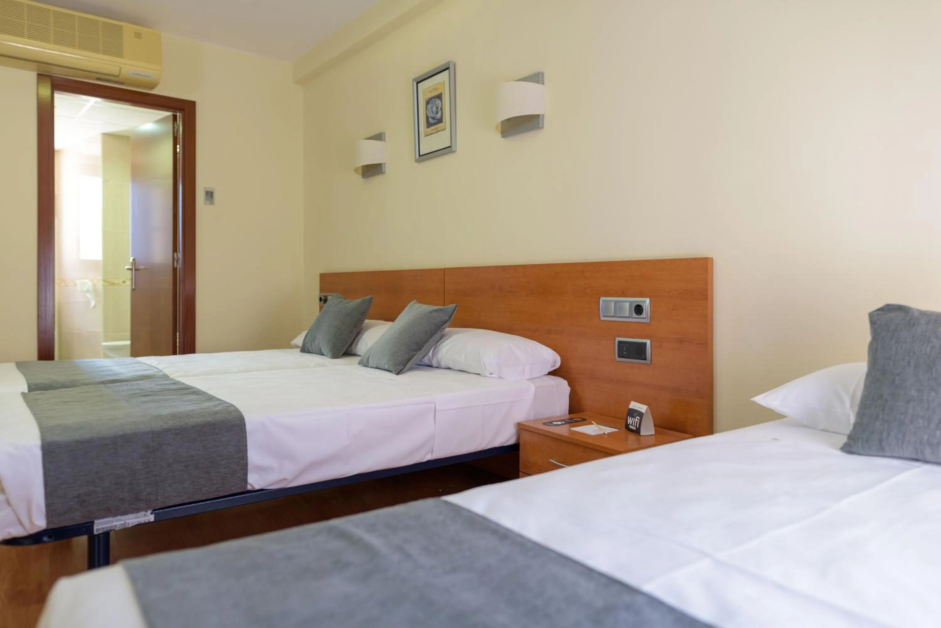 Bed in Alda Plaza Mayor Toro