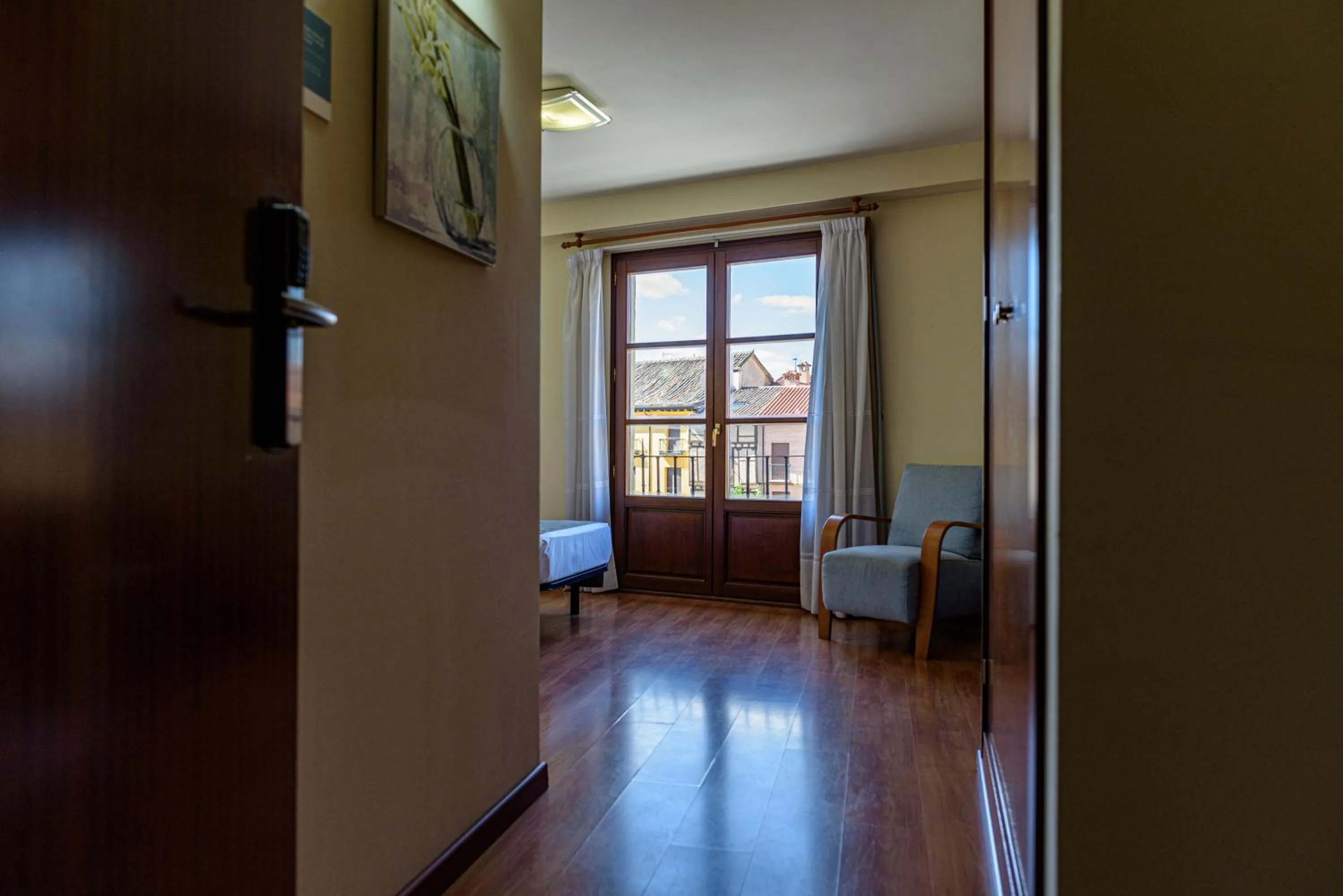 Photo of the whole room in Alda Plaza Mayor Toro