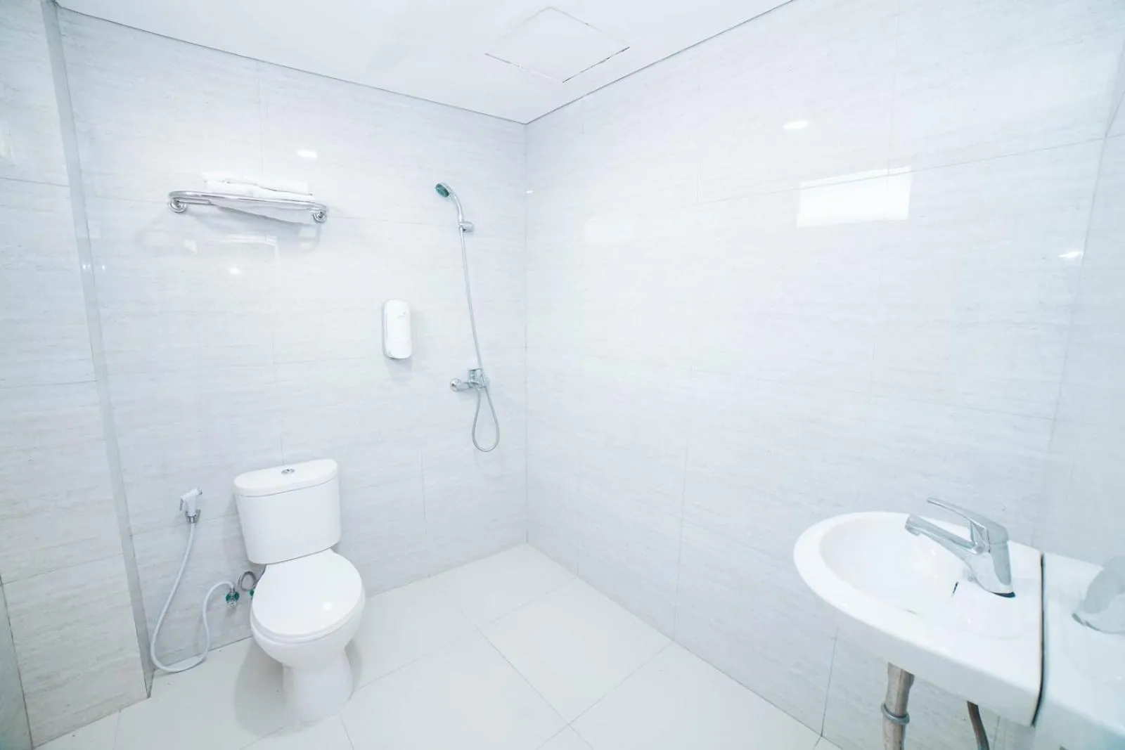 Bathroom in Hotel Kalisma by Alia