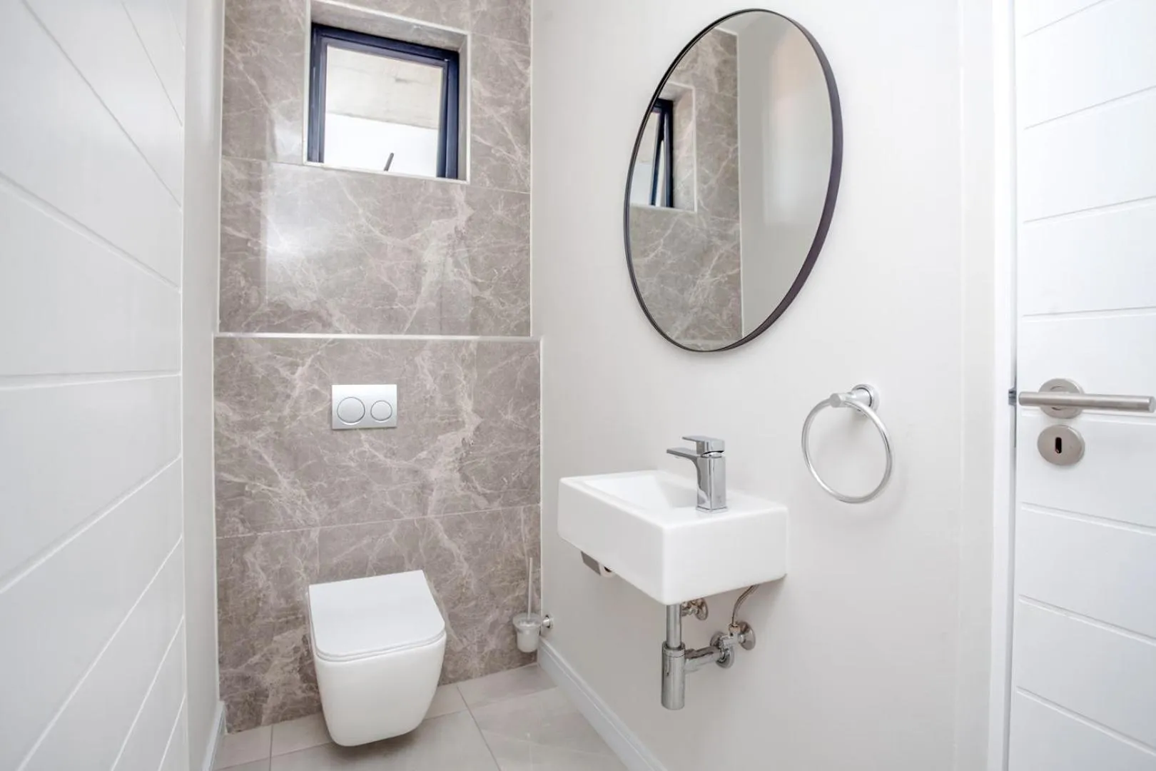 Bathroom in Urban Oasis Apartments at The Paramount