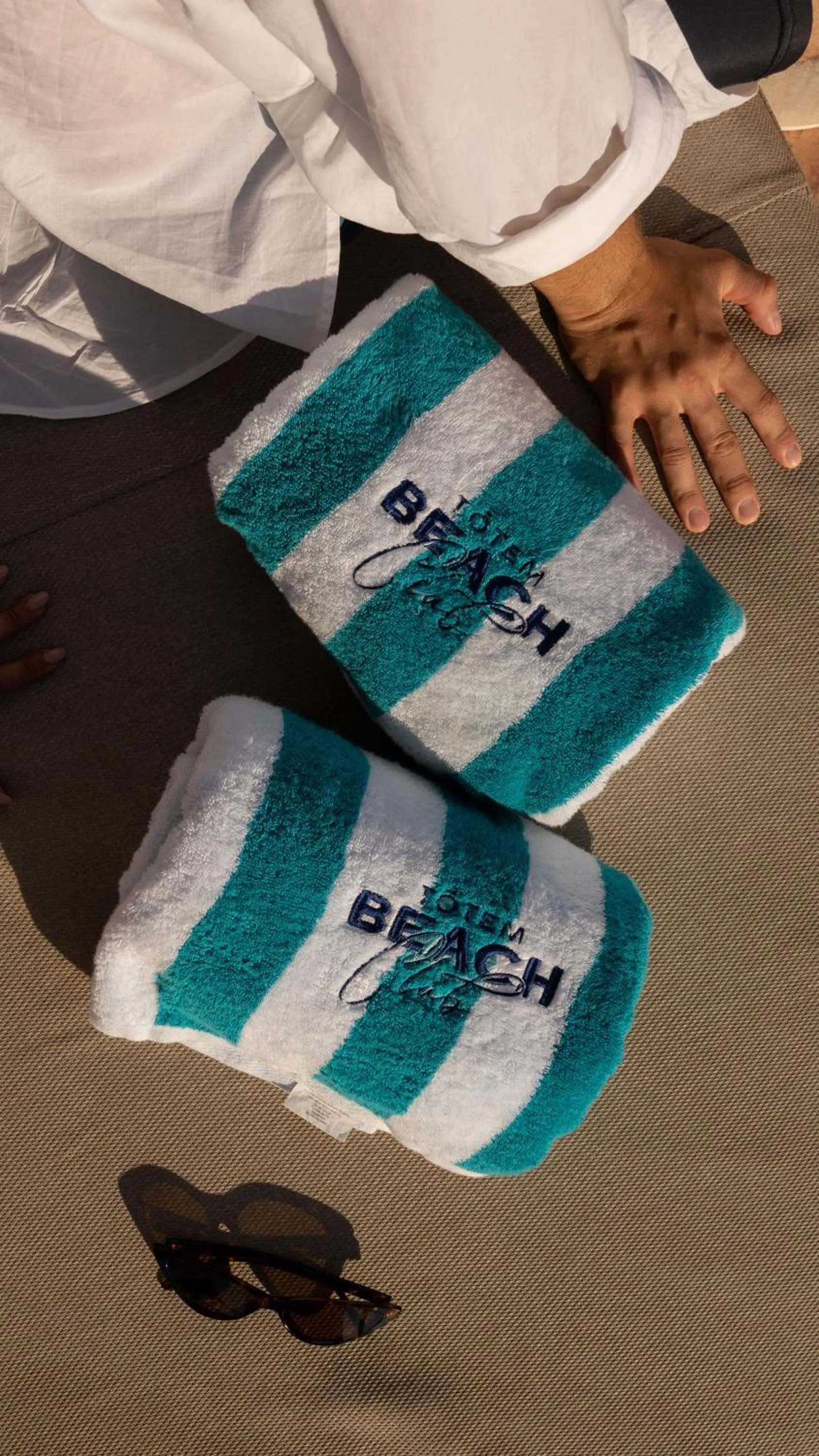 People in Totem Beach Club - Celestun