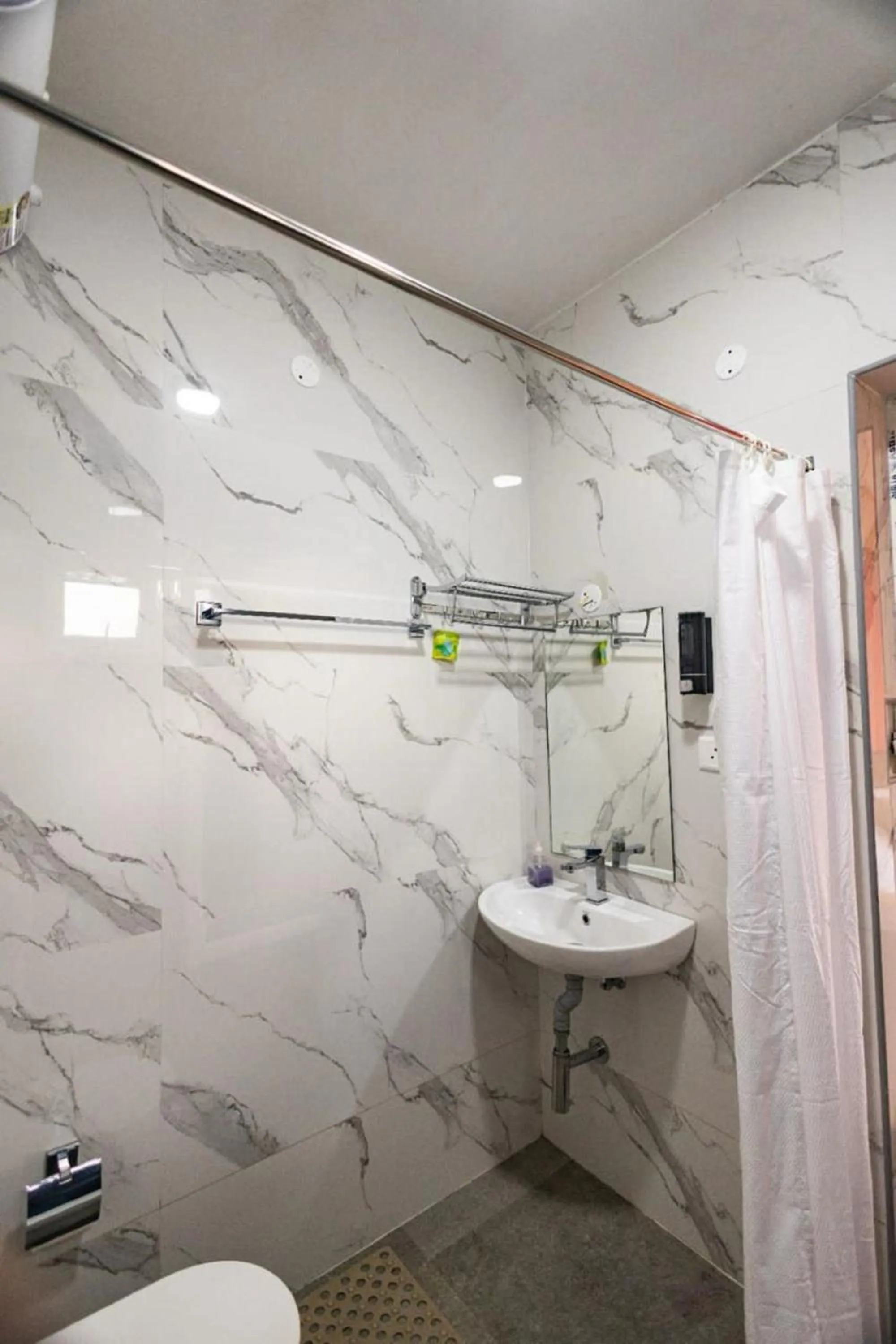 Bathroom in Moonlight Chillers By LexStays