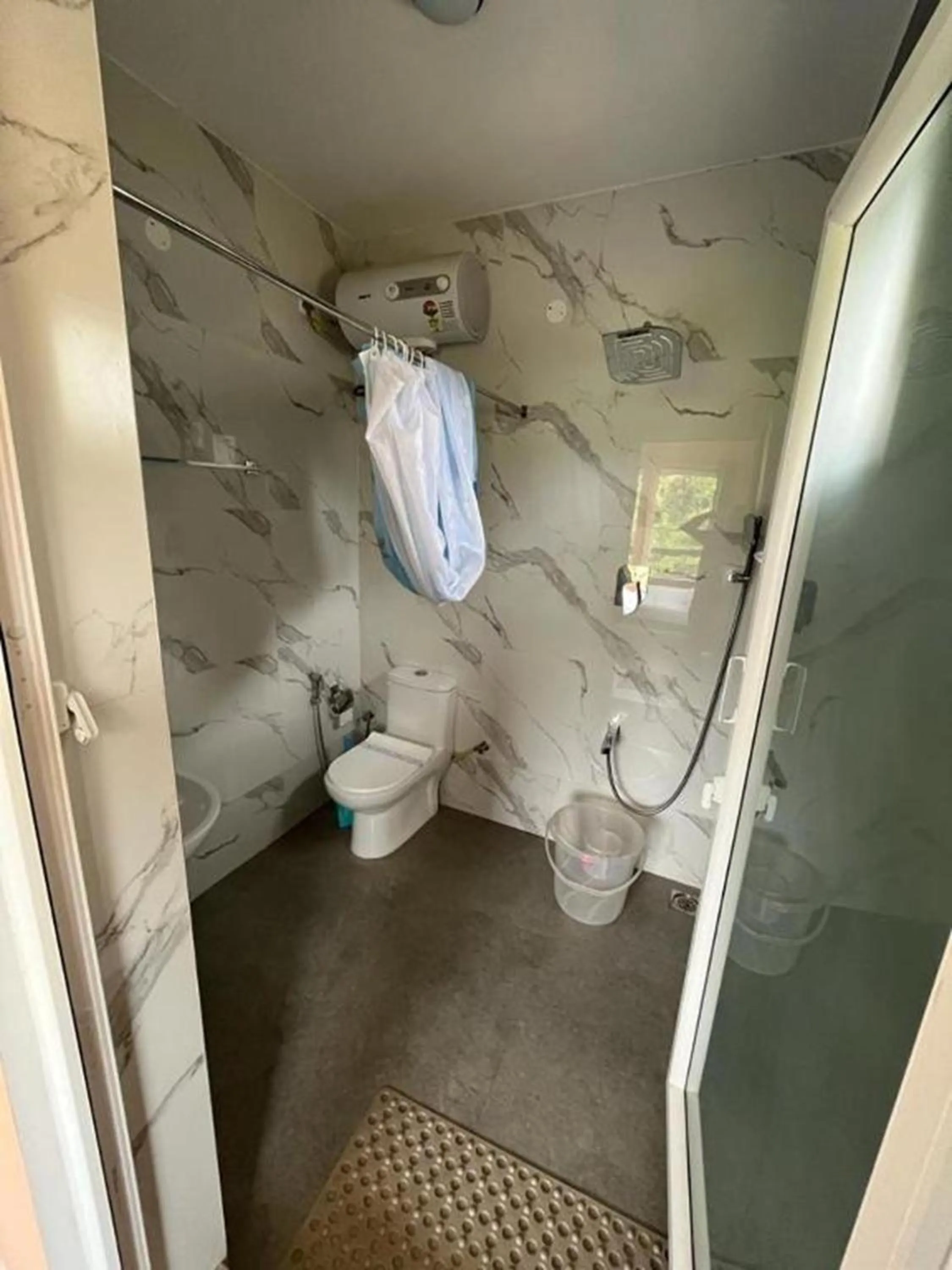 Bathroom in Moonlight Chillers By LexStays