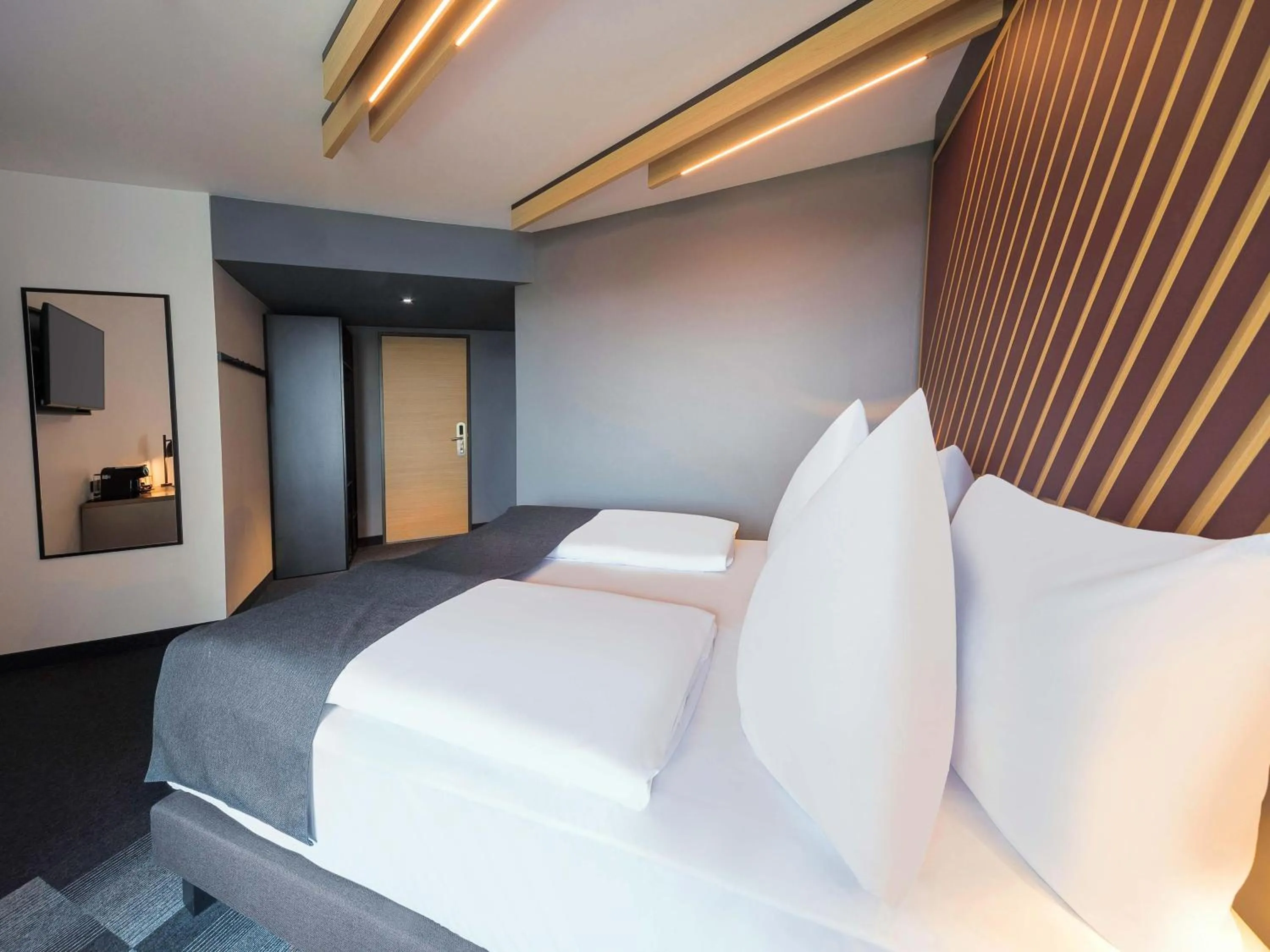 Photo of the whole room, Bed in B&B Hotel Erfurt City-West