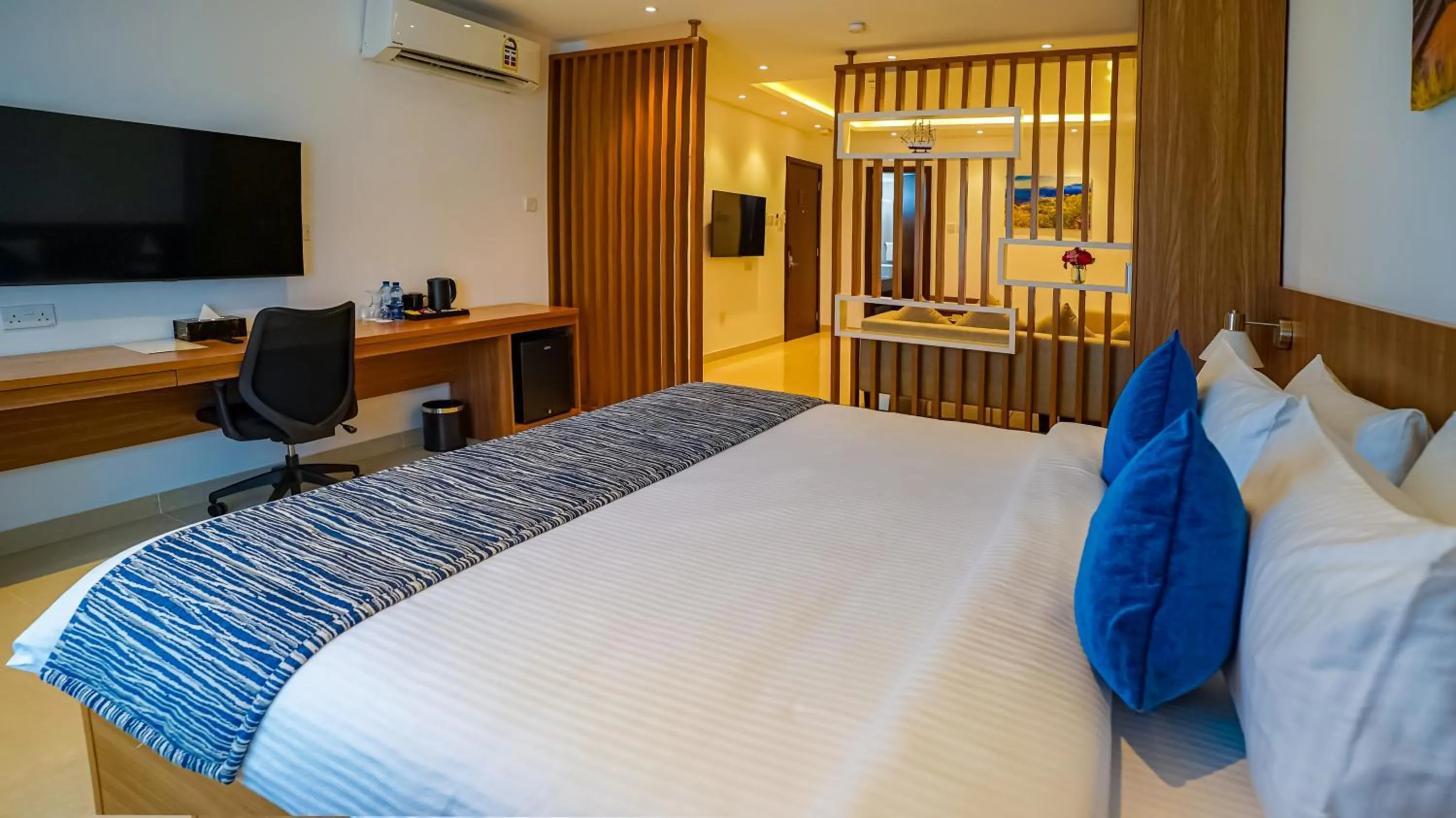 Bedroom, Bed in Duqm Express Hotel