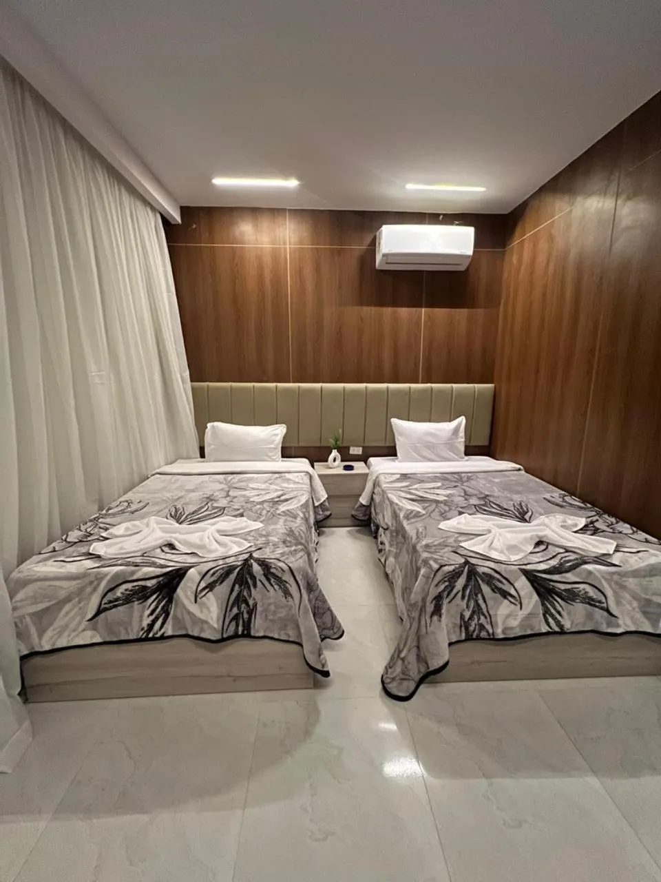 Bedroom, Bed in Royal Home Hotel