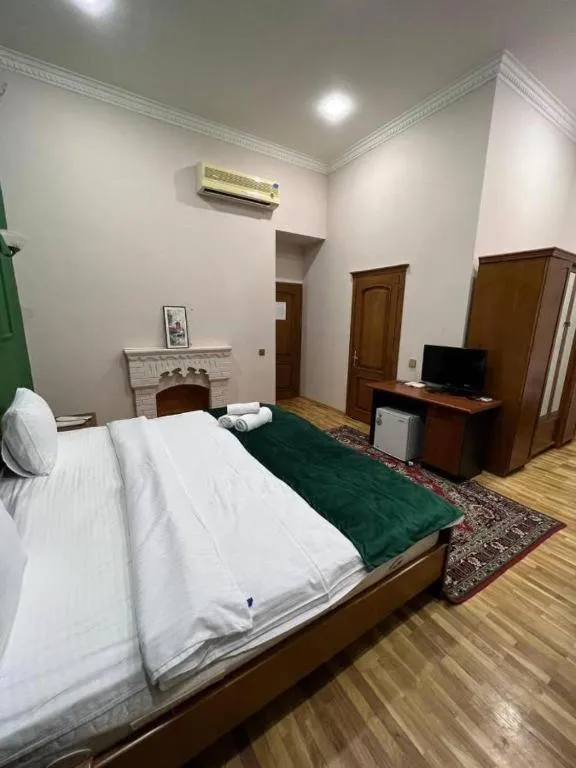 Photo of the whole room, Bed in Swan Hotel Baku