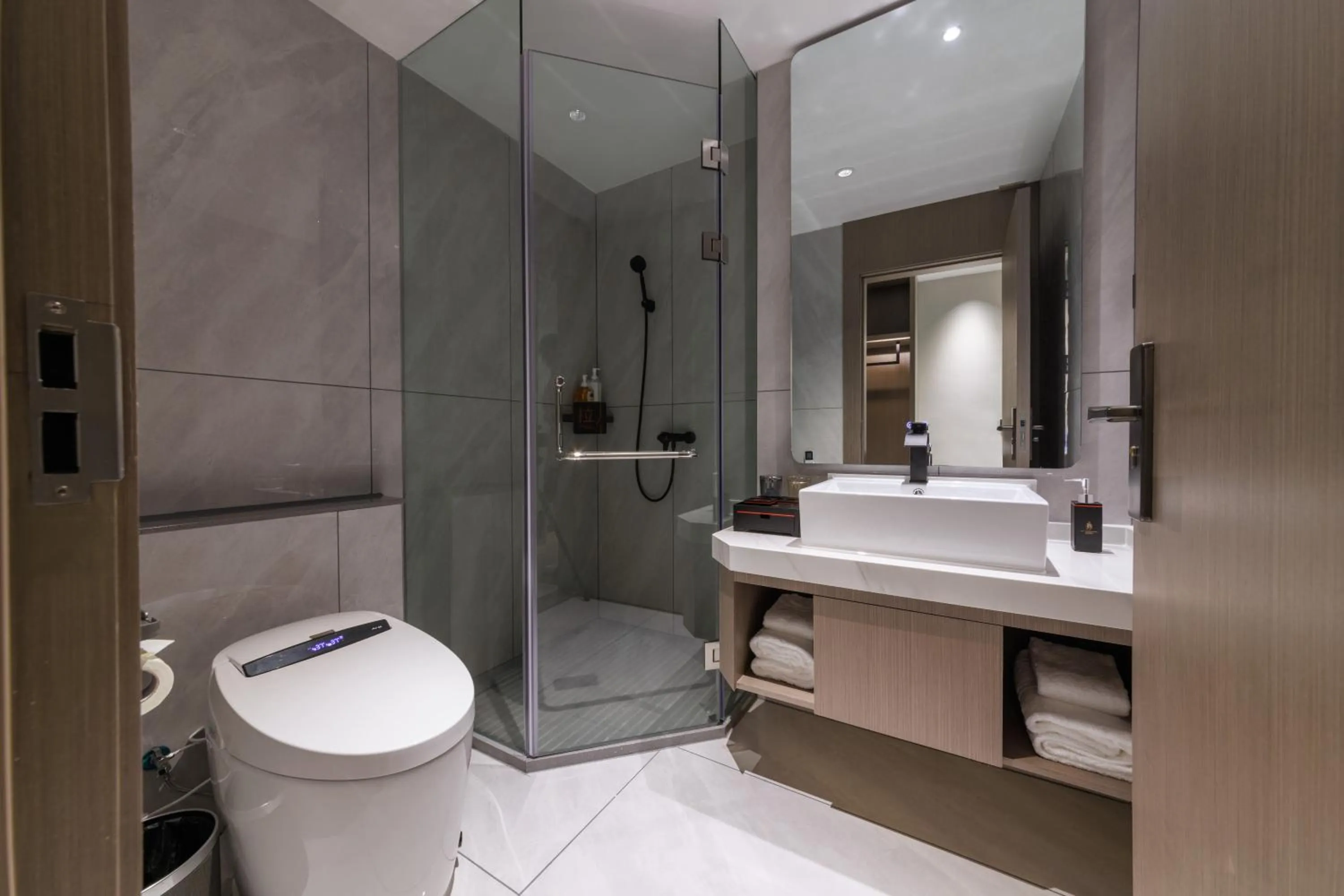 Bathroom in Feili International Hotel