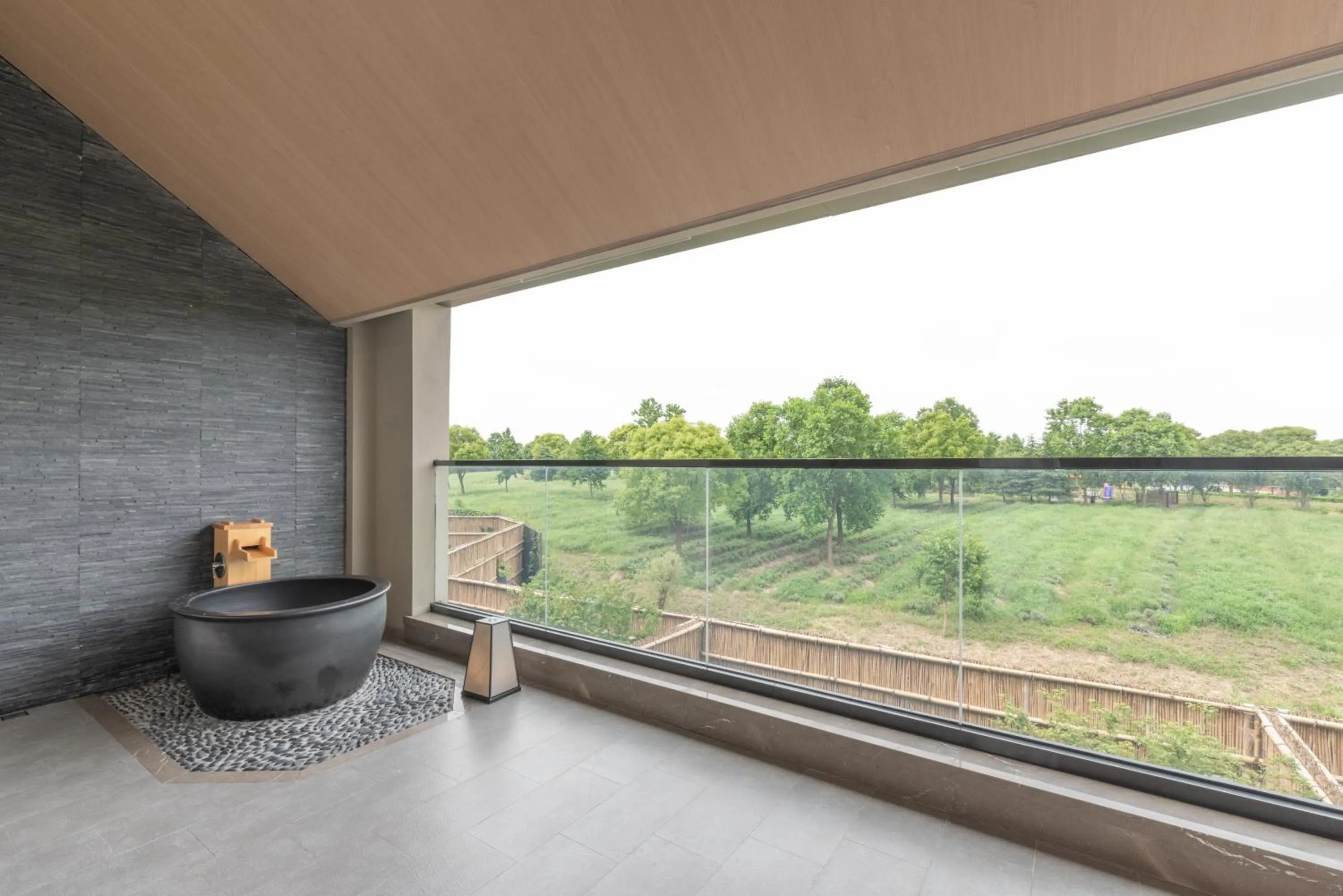 Hyakumangoku Onsen Hotel