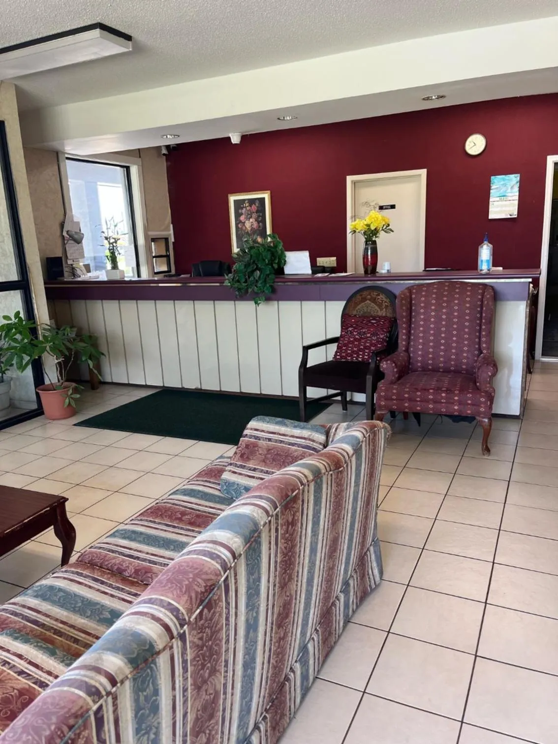 Lobby or reception in Hallmarc Inn