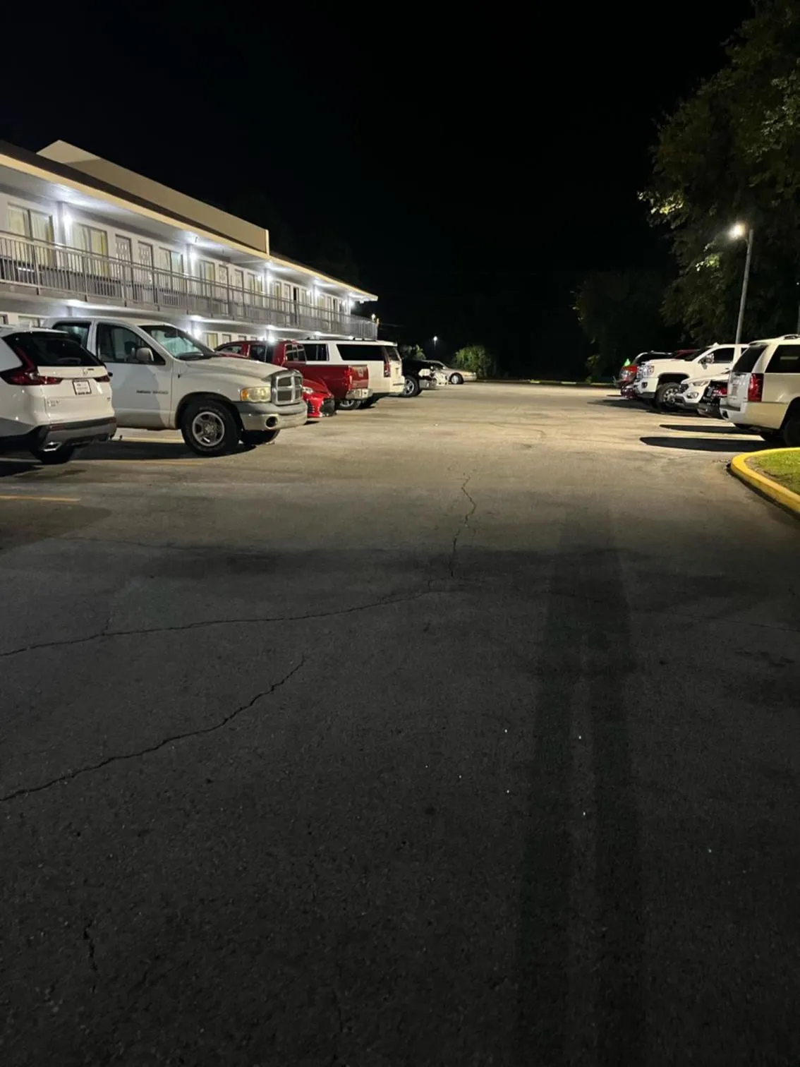 Parking in Hallmarc Inn