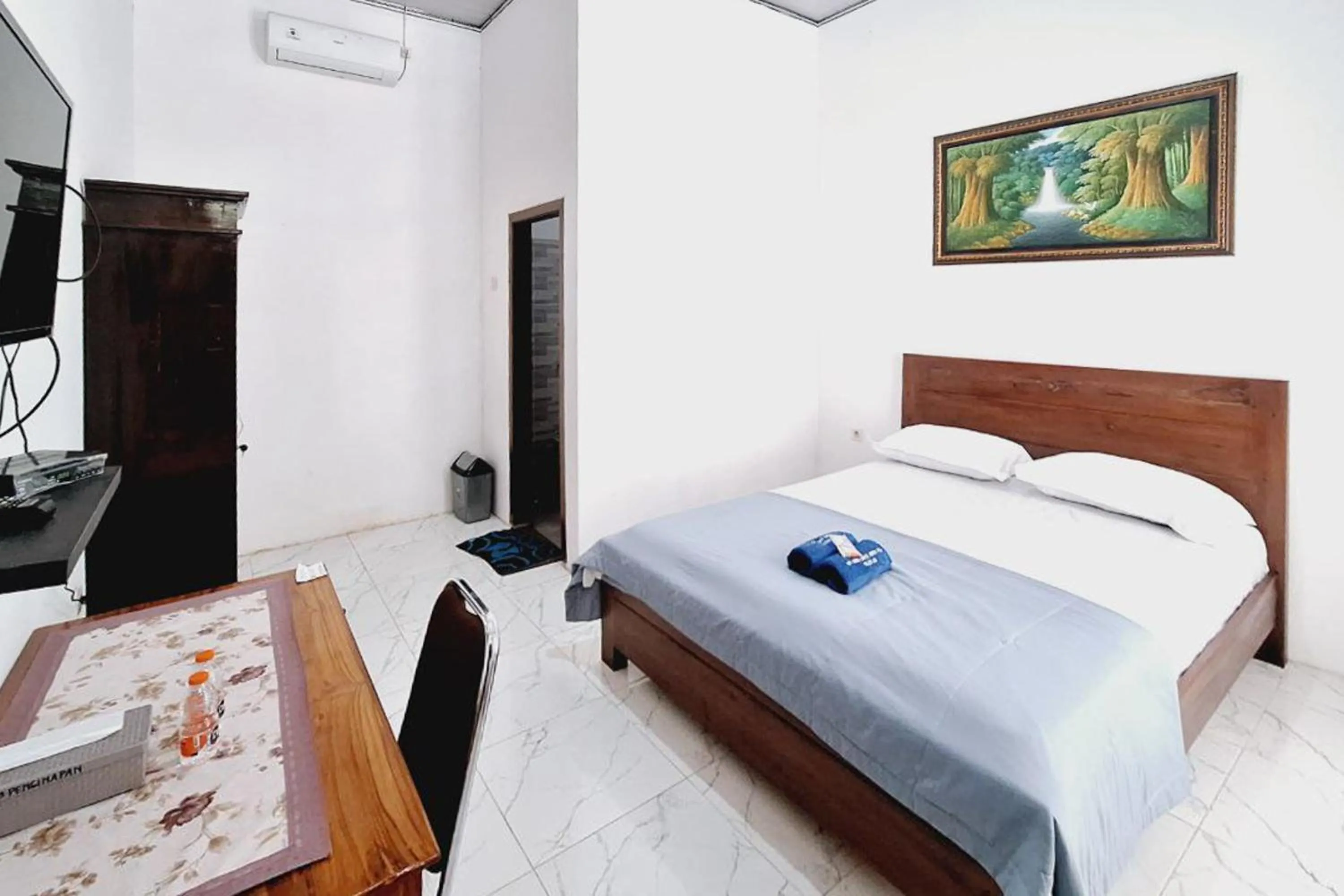 Bedroom, Bed in Ayani Guest House RedPartner