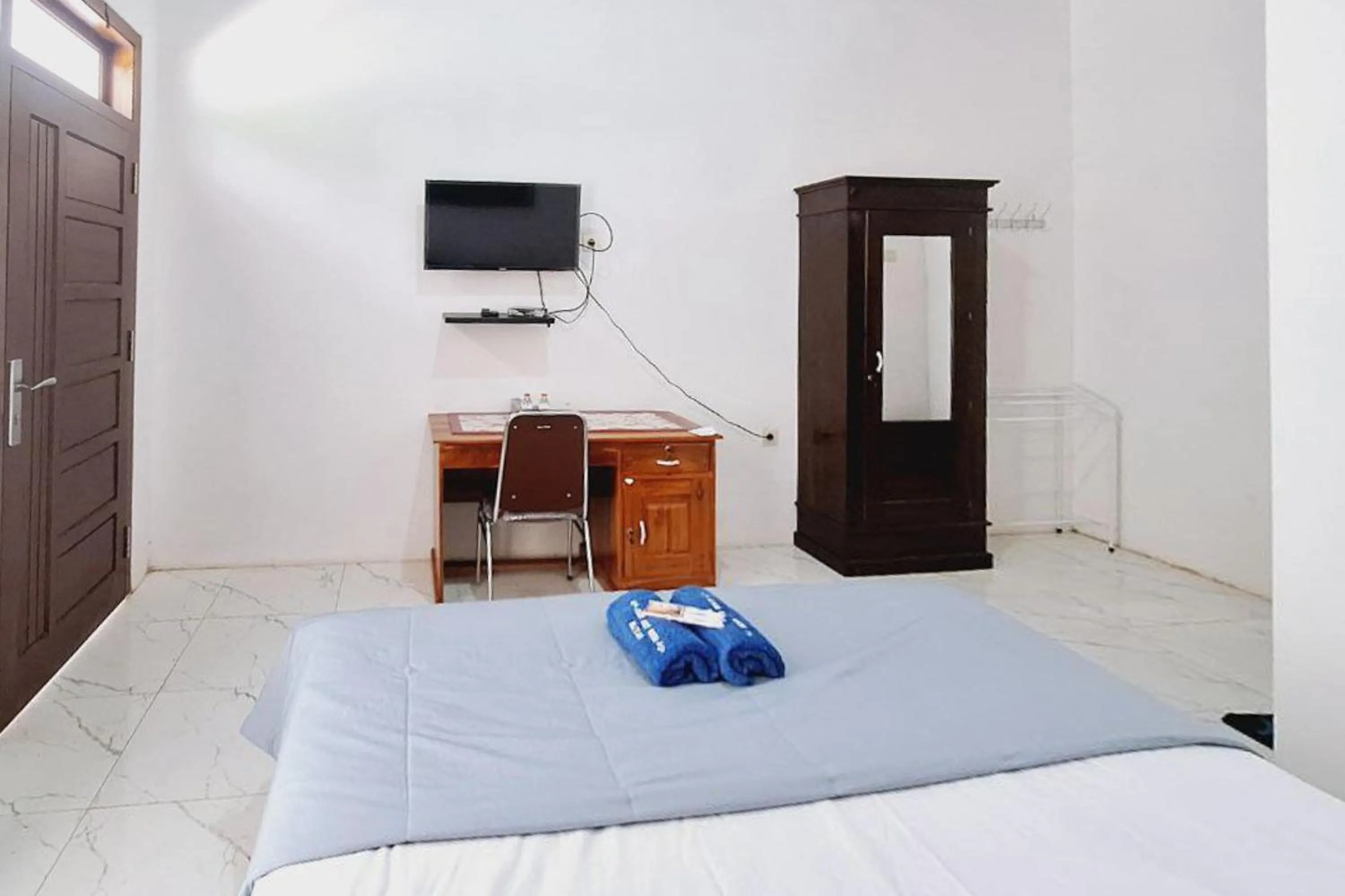 Bedroom, Bed in Ayani Guest House RedPartner