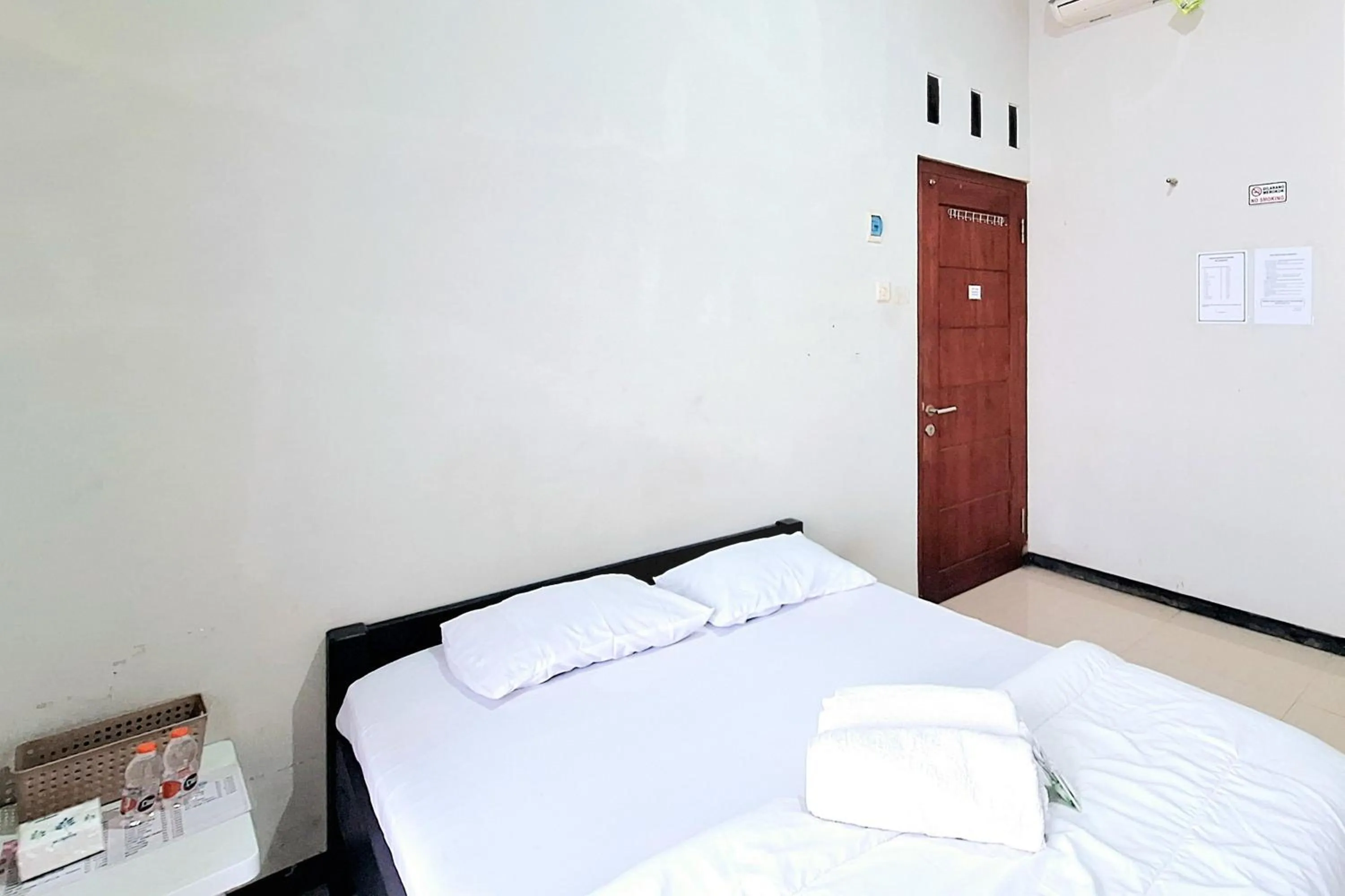 Bedroom, Bed in HKP Homestay RedPartner Blitar