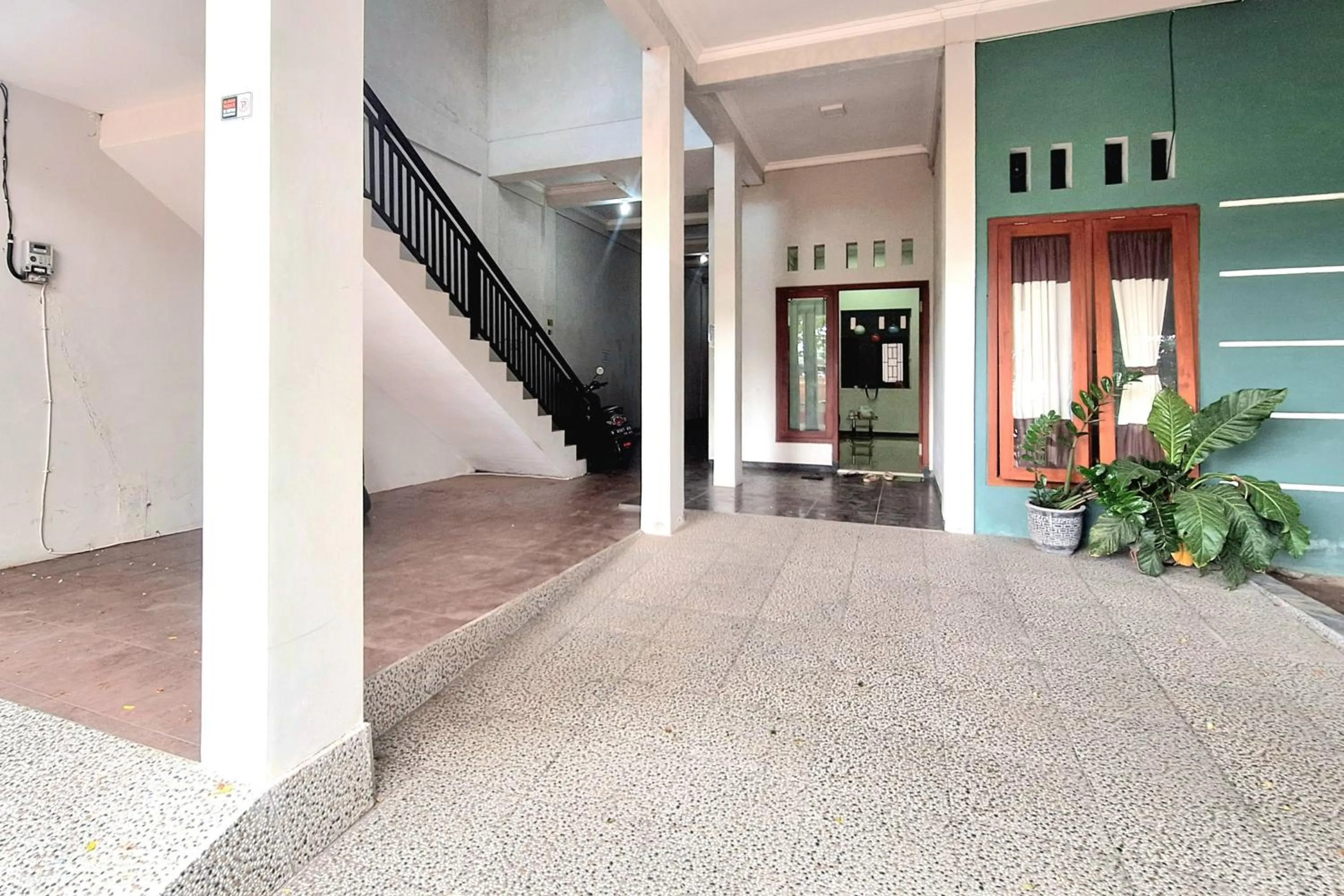 Property building in HKP Homestay RedPartner Blitar