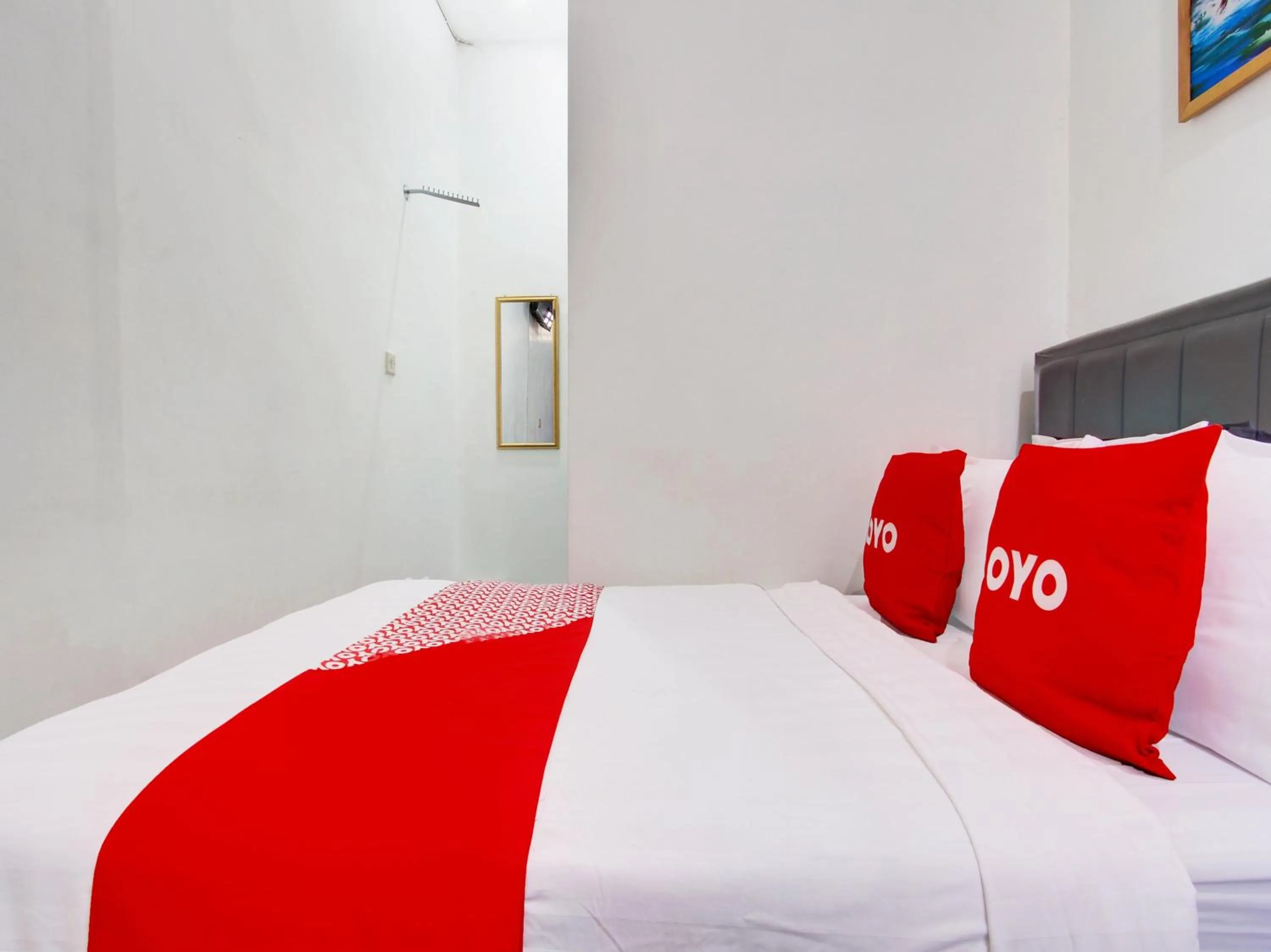 Bedroom in OYO 93188 Soren Hotel And Coffee