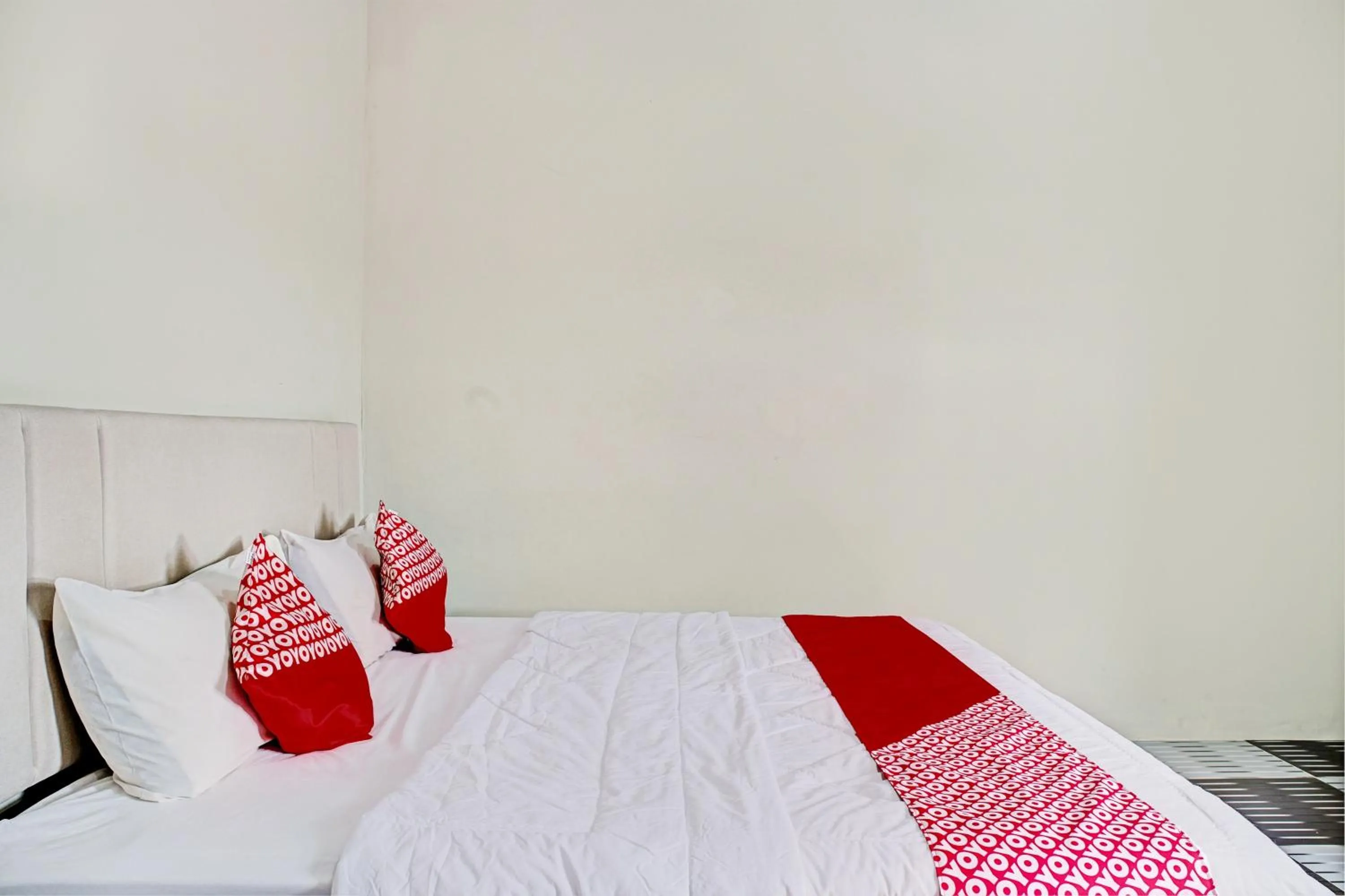 Bedroom, Bed in Hotel O Sartika Gh Syariah