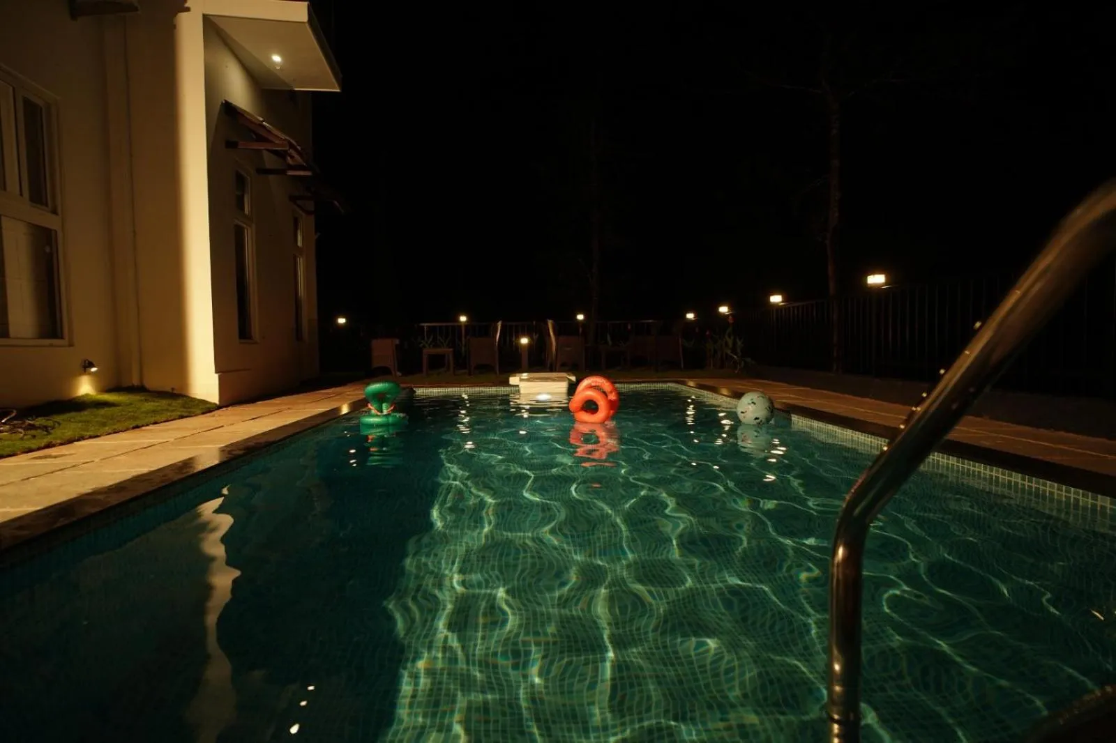 Swimming pool in Pabis luxurious stay