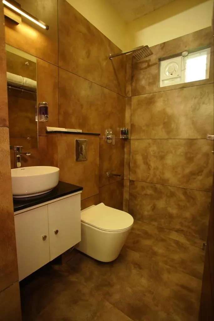 Shower in Pabis luxurious stay