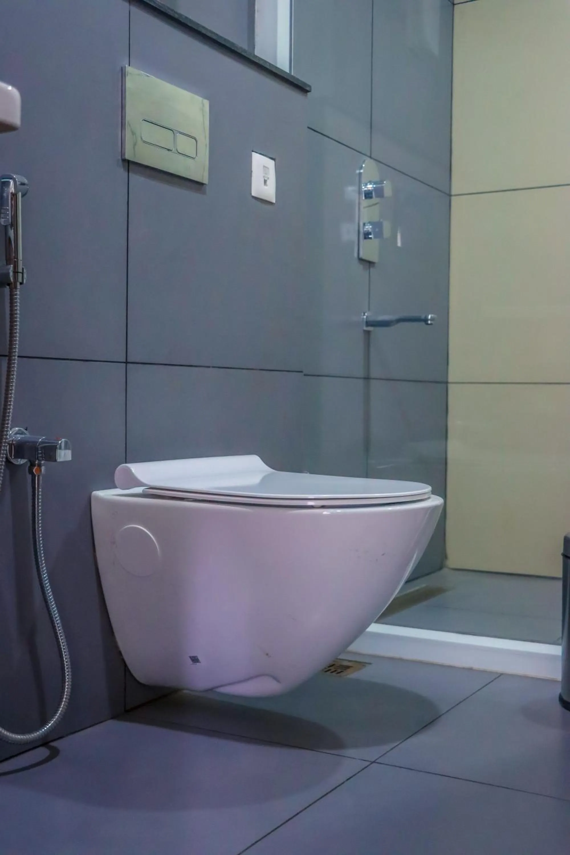 Shower in Winter Note Resorts