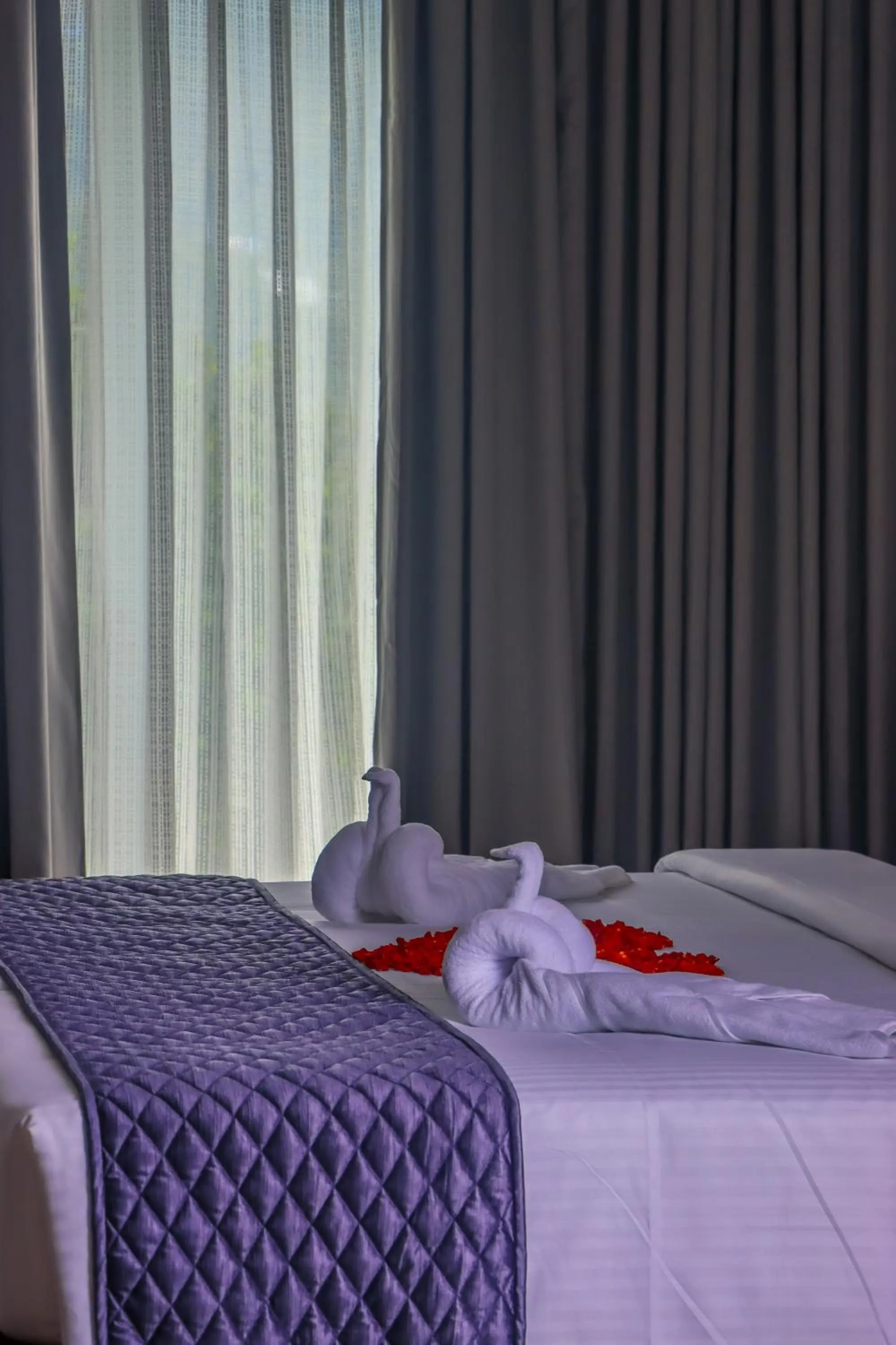 Bed in Winter Note Resorts