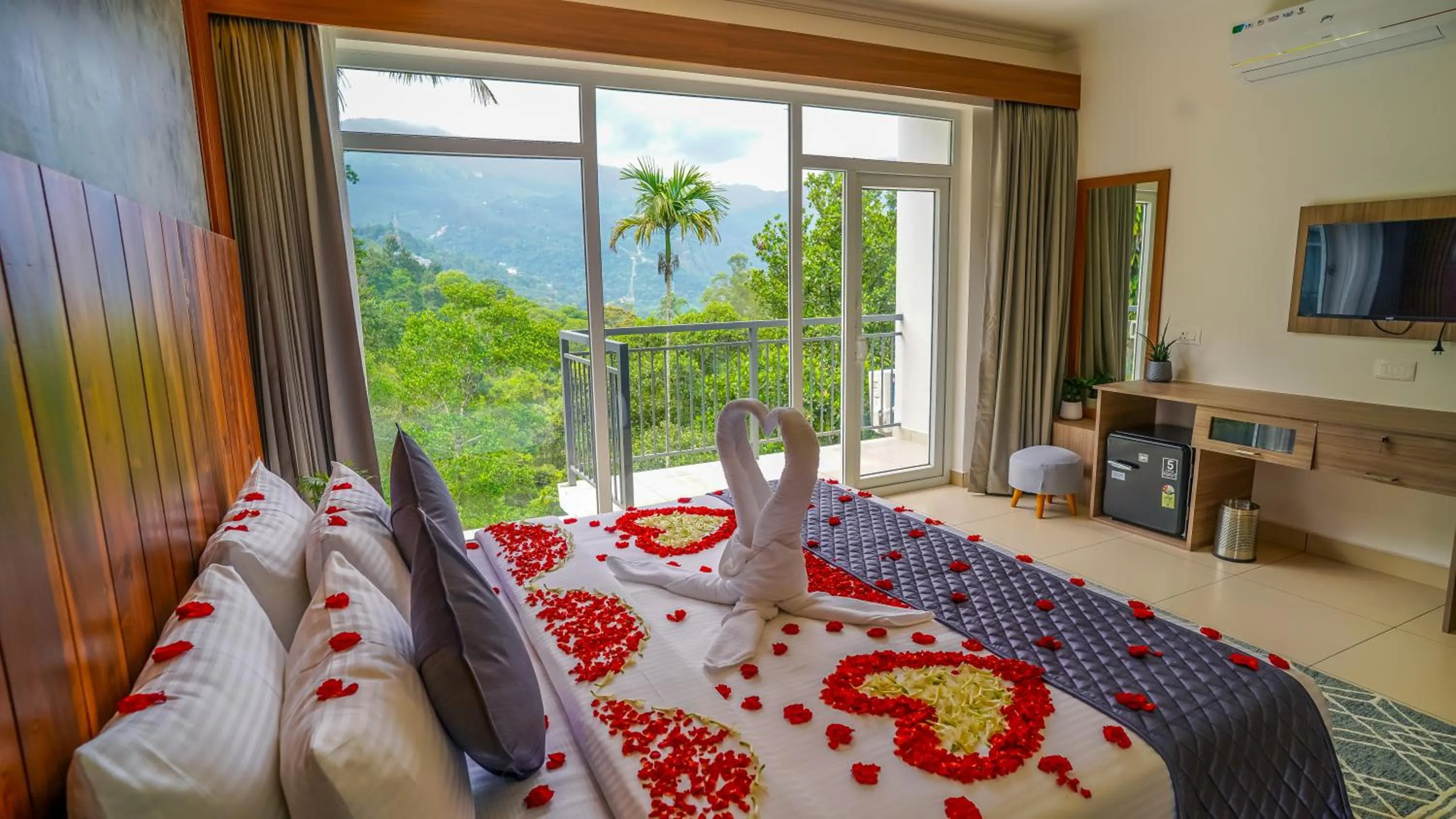 Bed in Winter Note Resorts