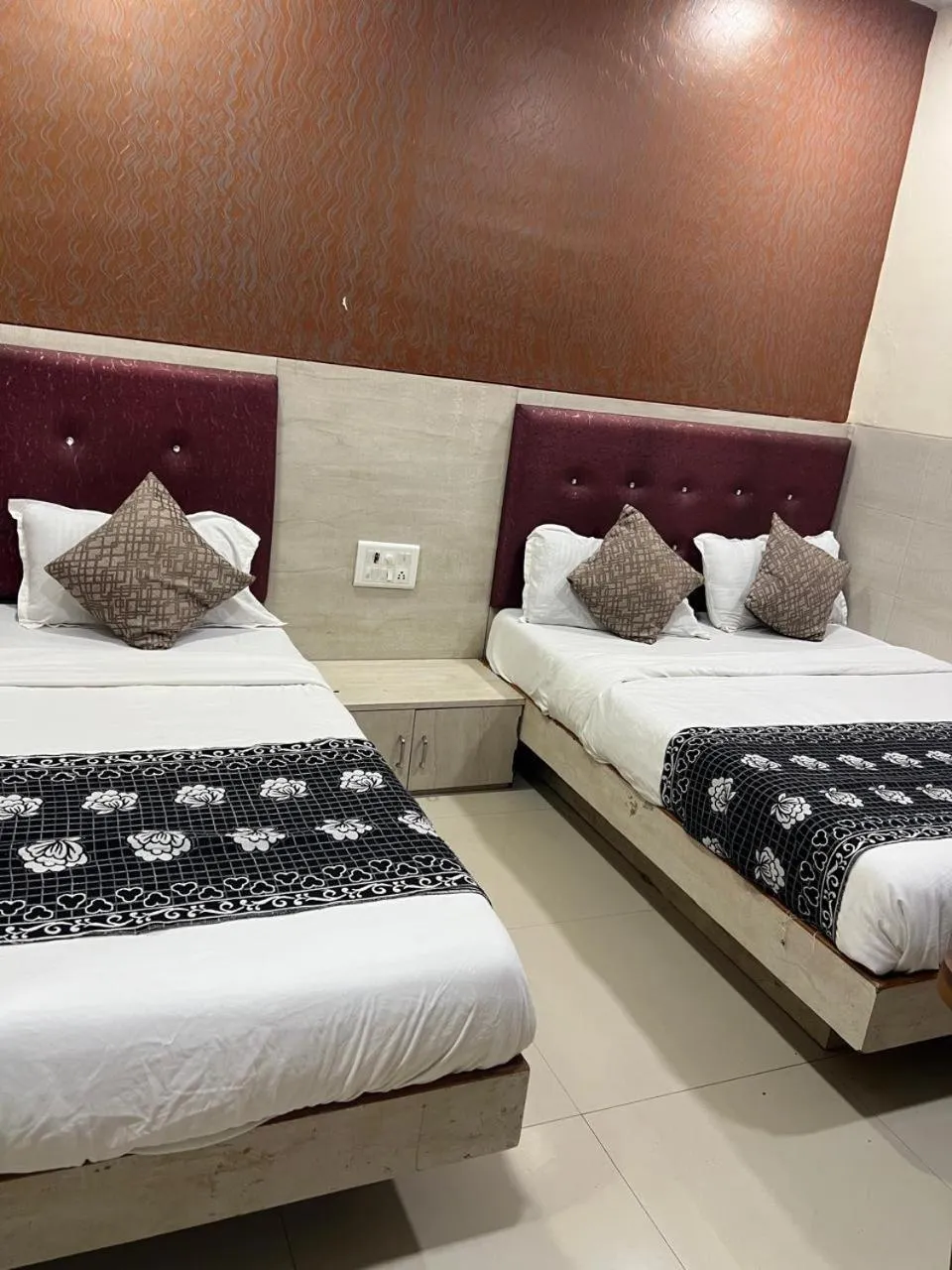 Bed in Hotel KF Residency