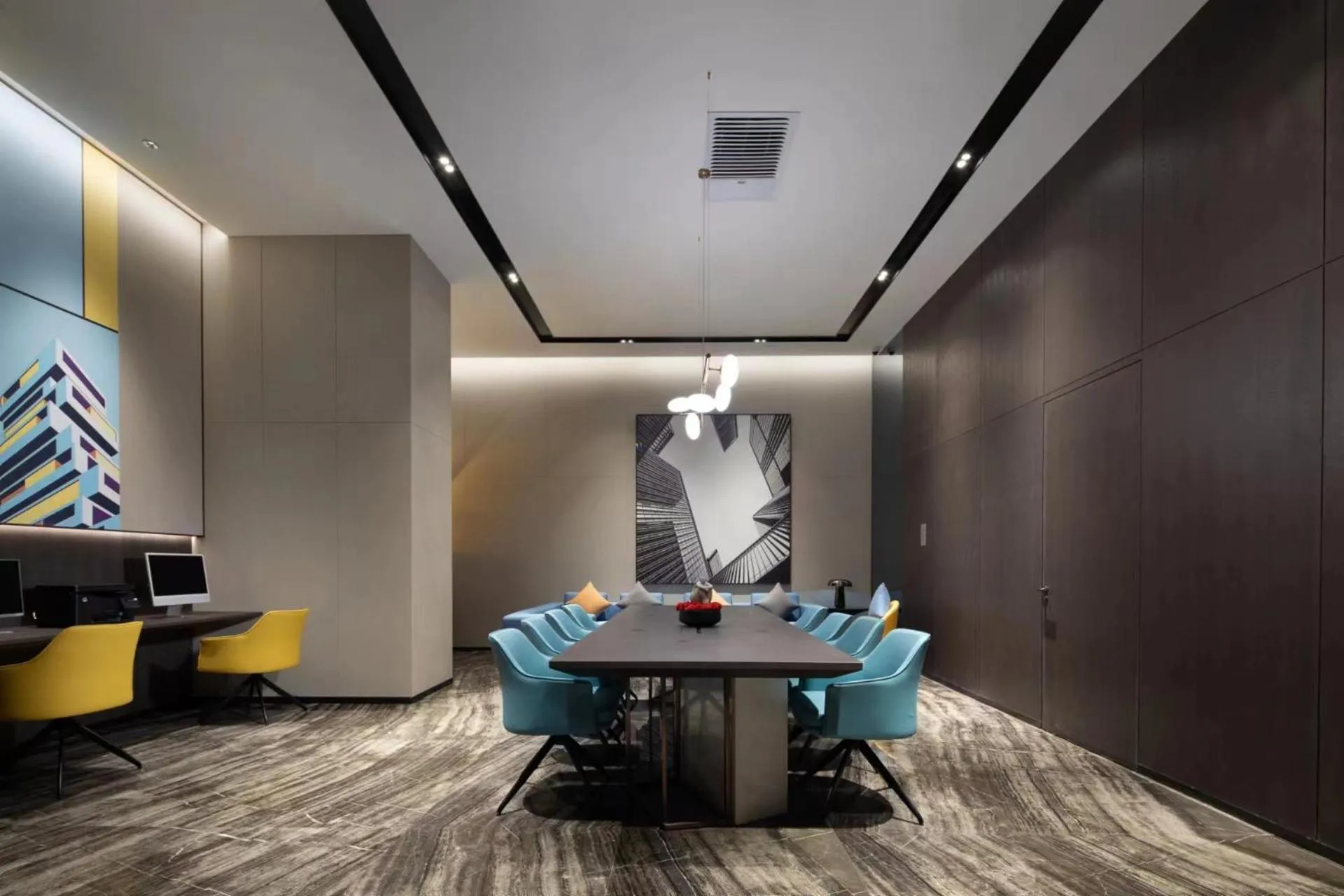 Seating area in Hampton by Hilton Hangzhou Zhuantang Academy of Fine Arts