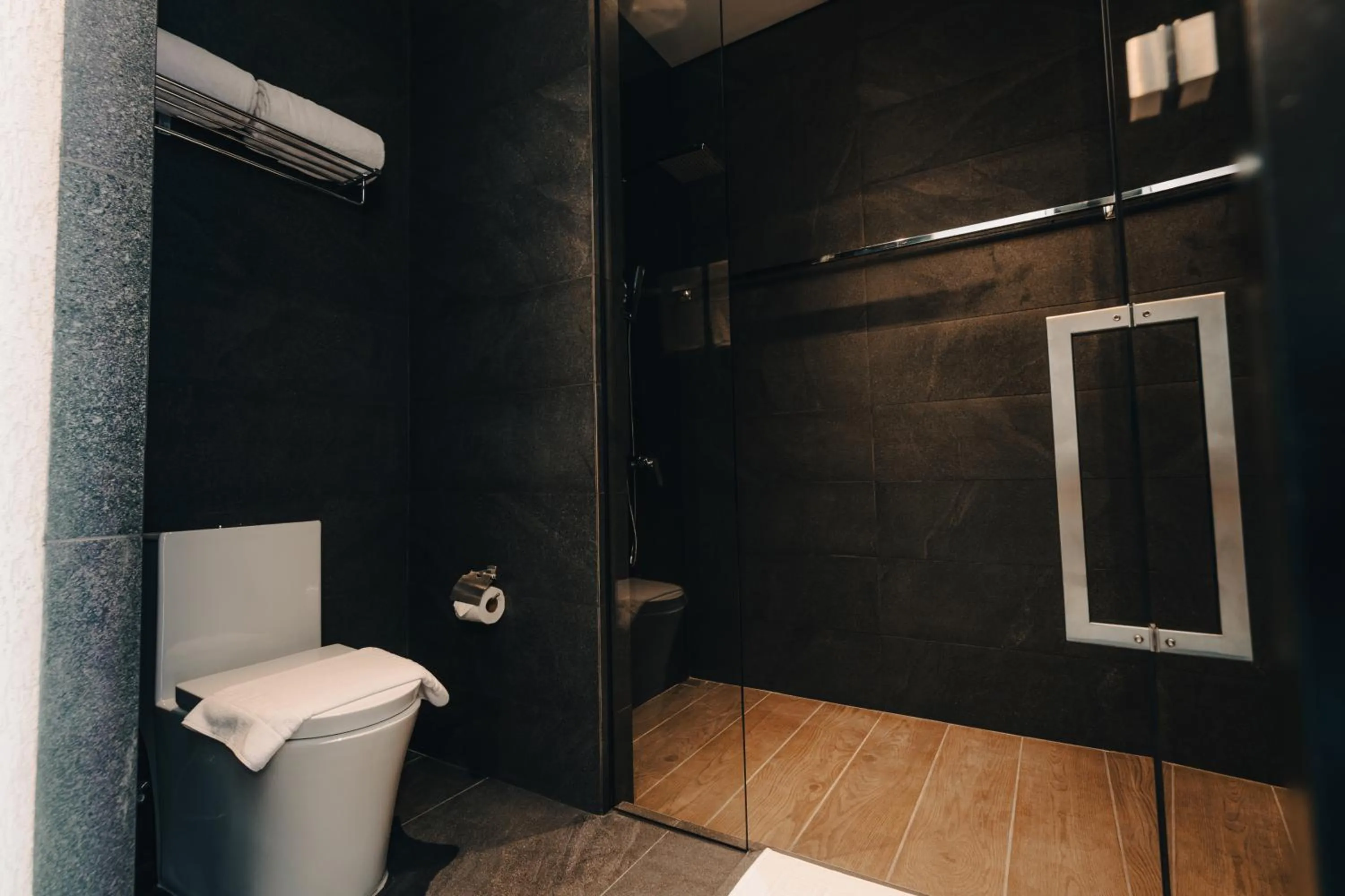 The Funny Lion - Puerto Princesa