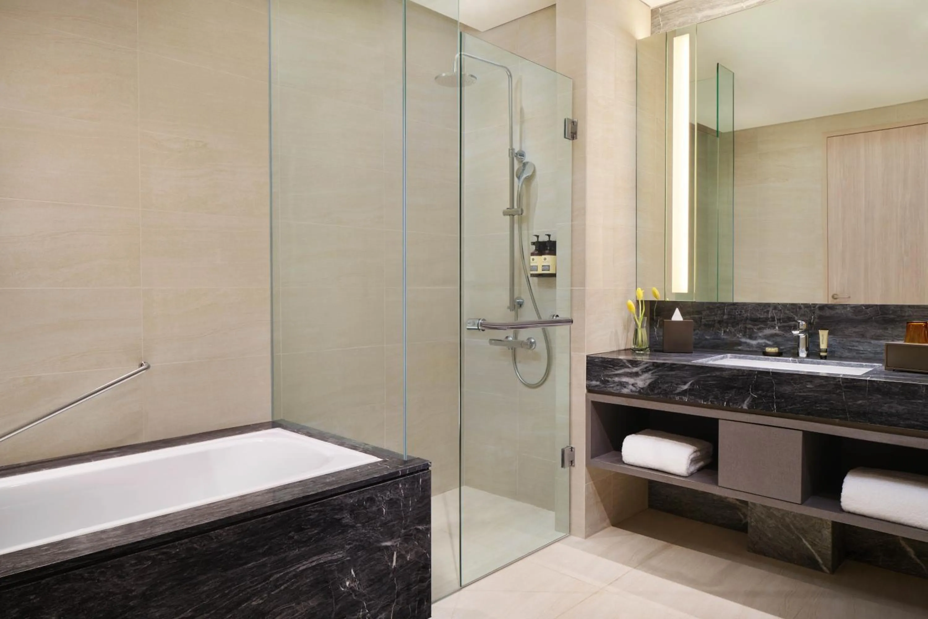 Toilet in PARKROYAL Serviced Suites Jakarta