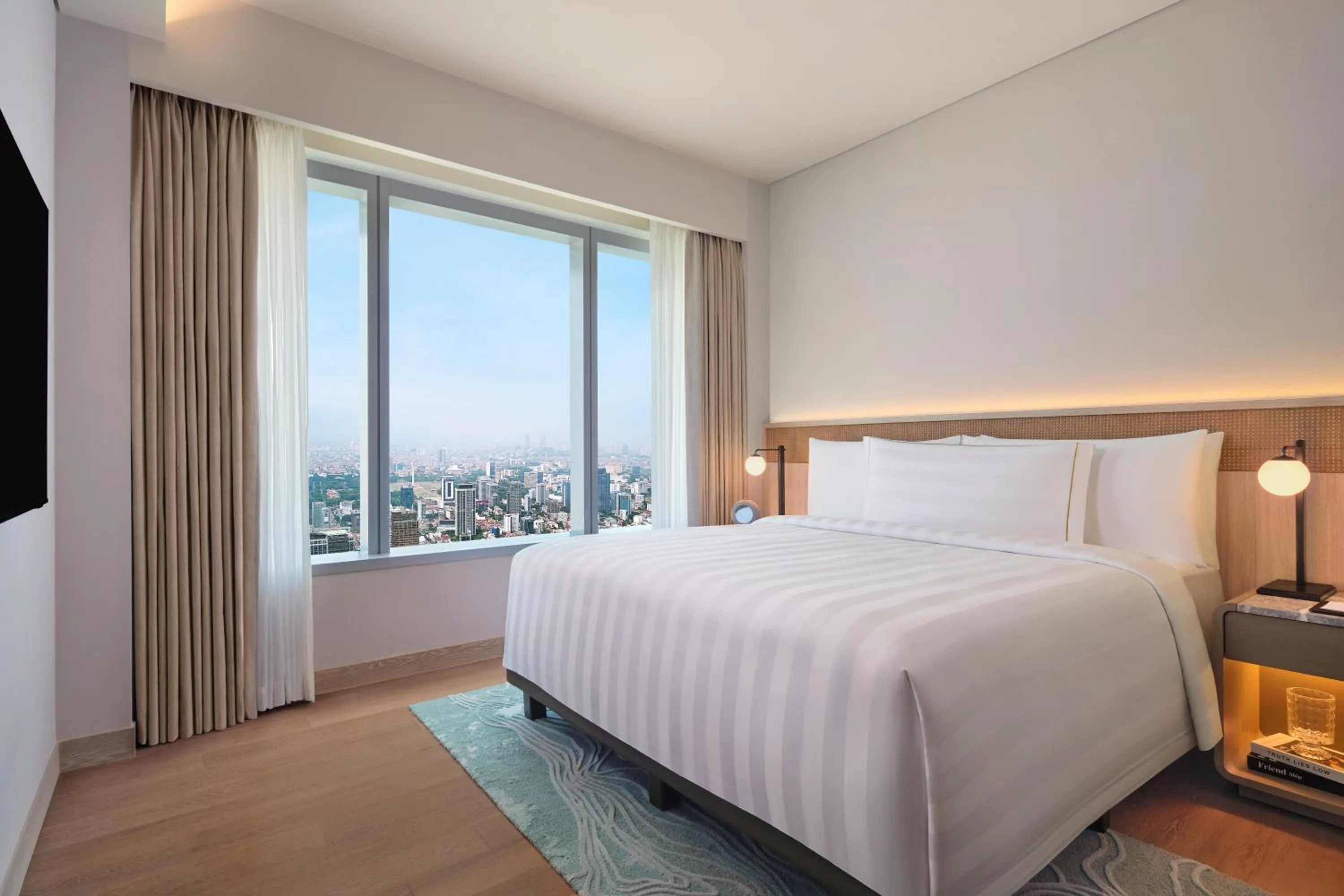 TV and multimedia, Bed in PARKROYAL Serviced Suites Jakarta