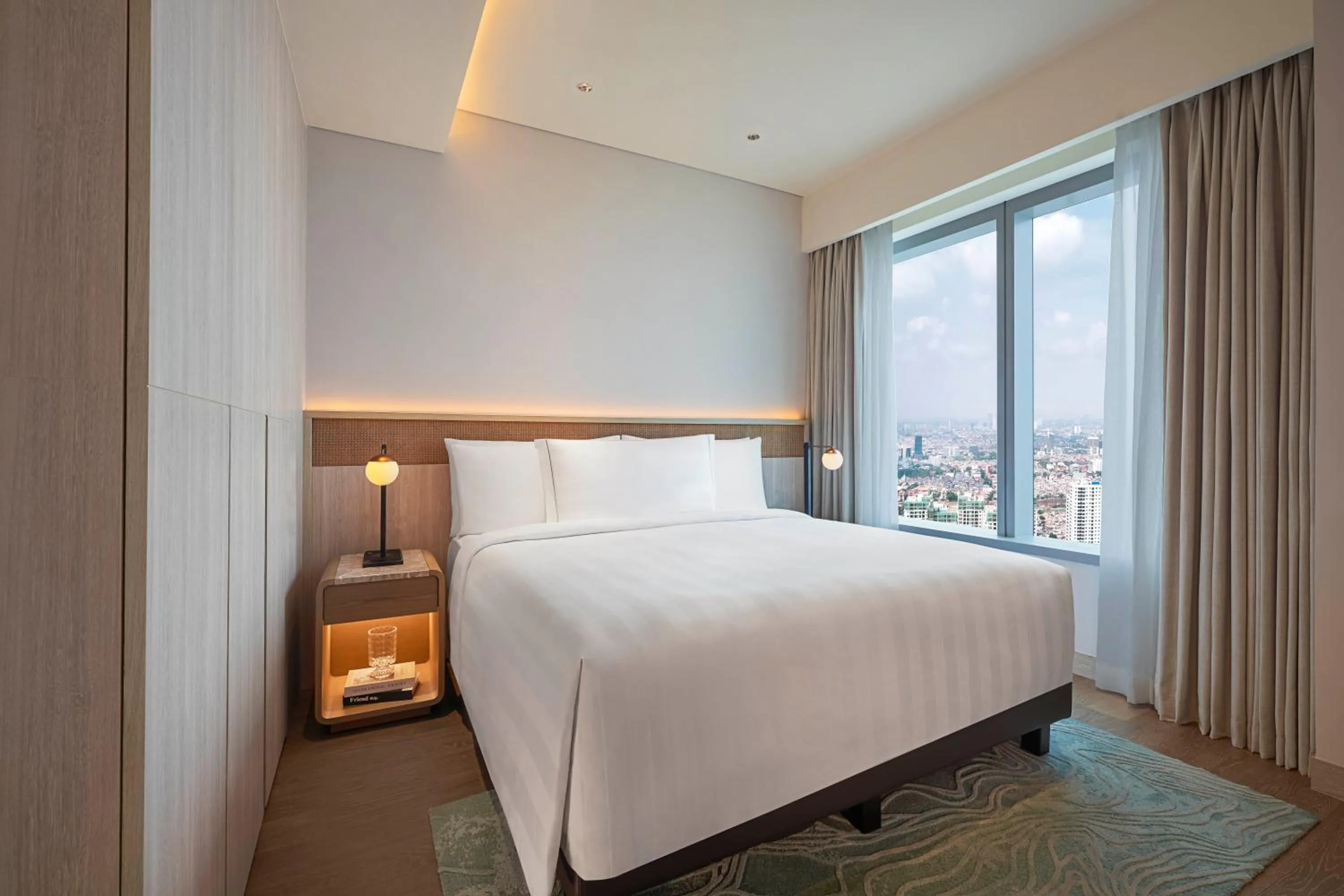 Bedroom, Bed in PARKROYAL Serviced Suites Jakarta