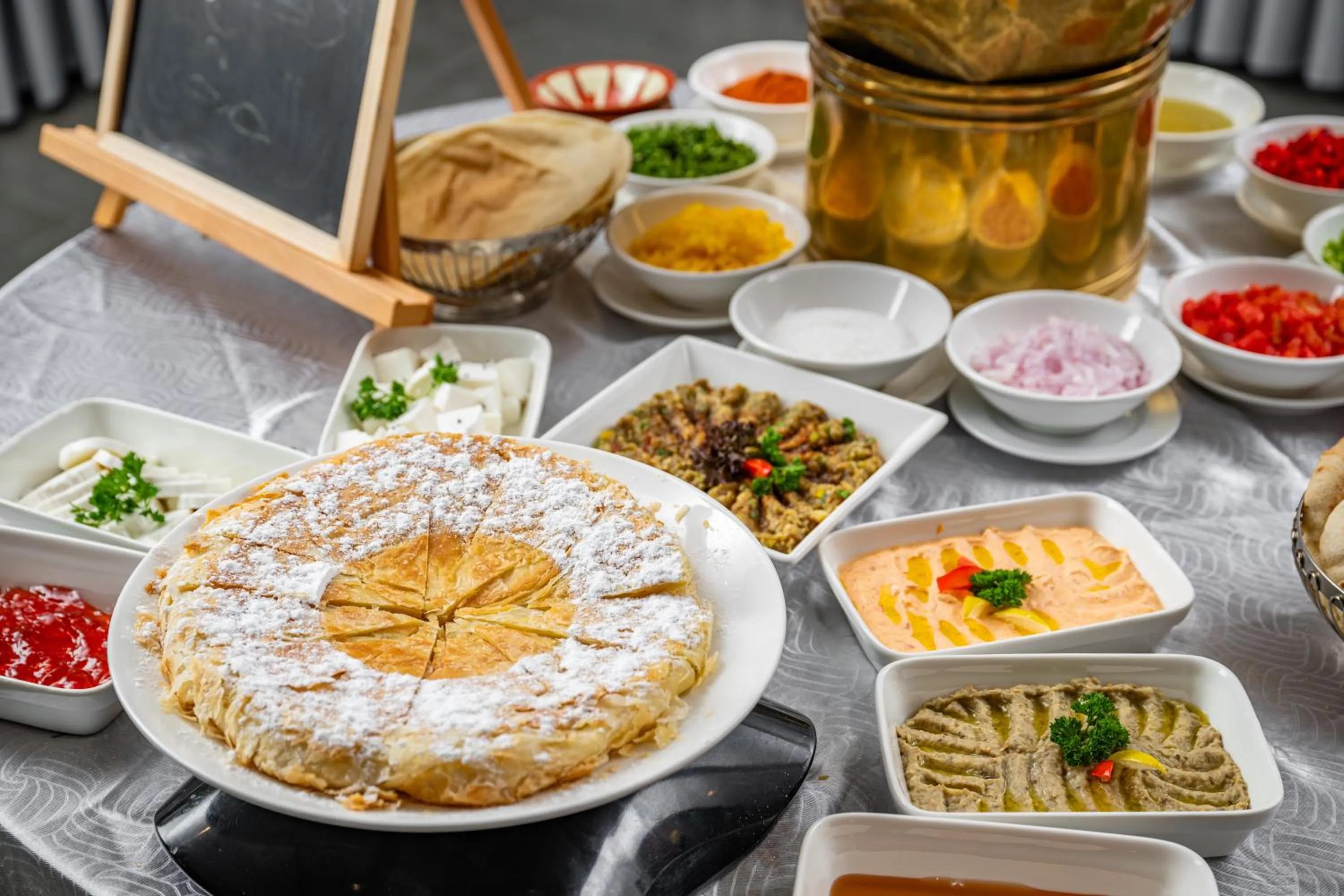 Continental breakfast in Elaf Qinwan Hotel