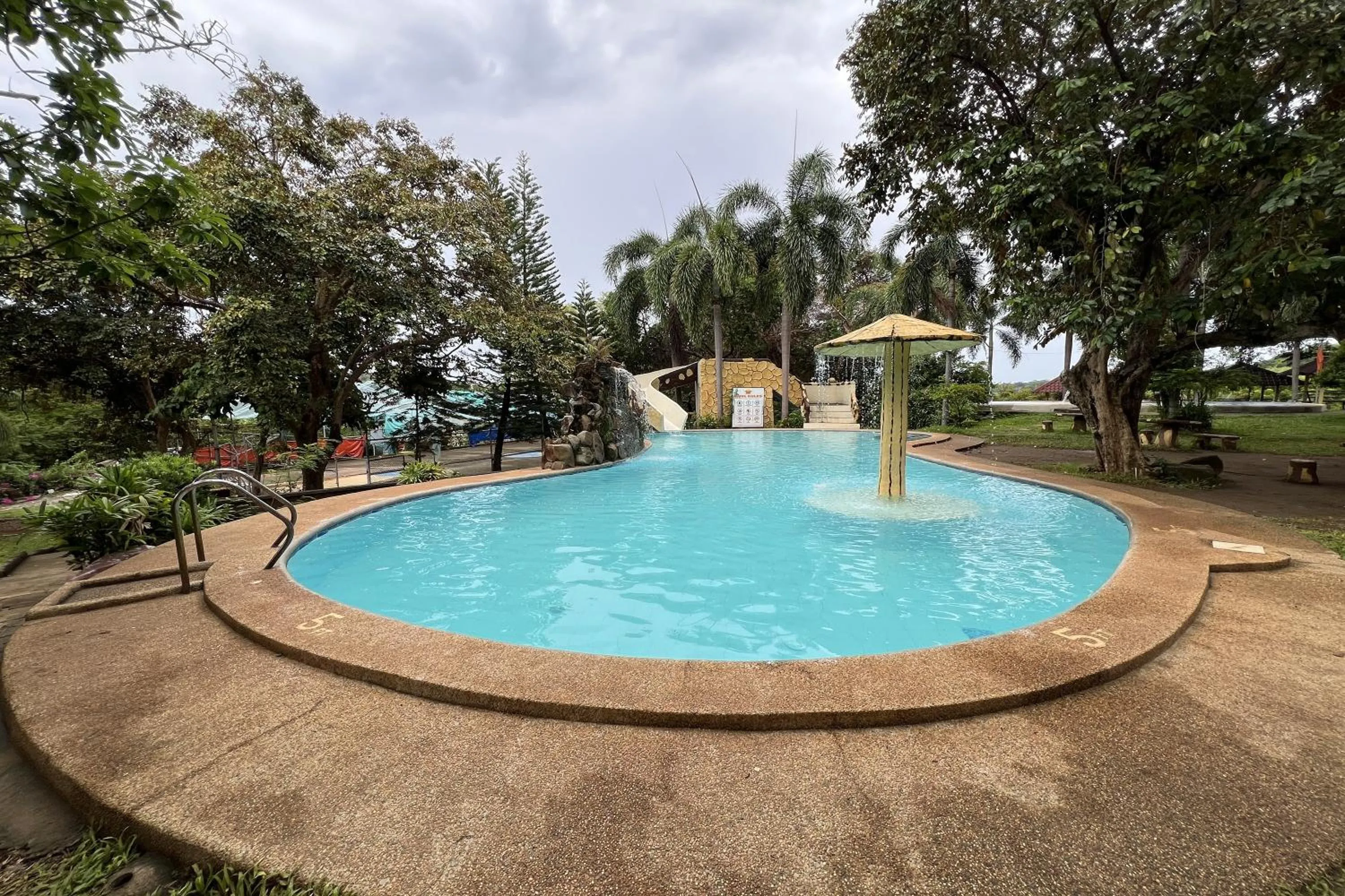 Swimming pool in Vista Venice Resort