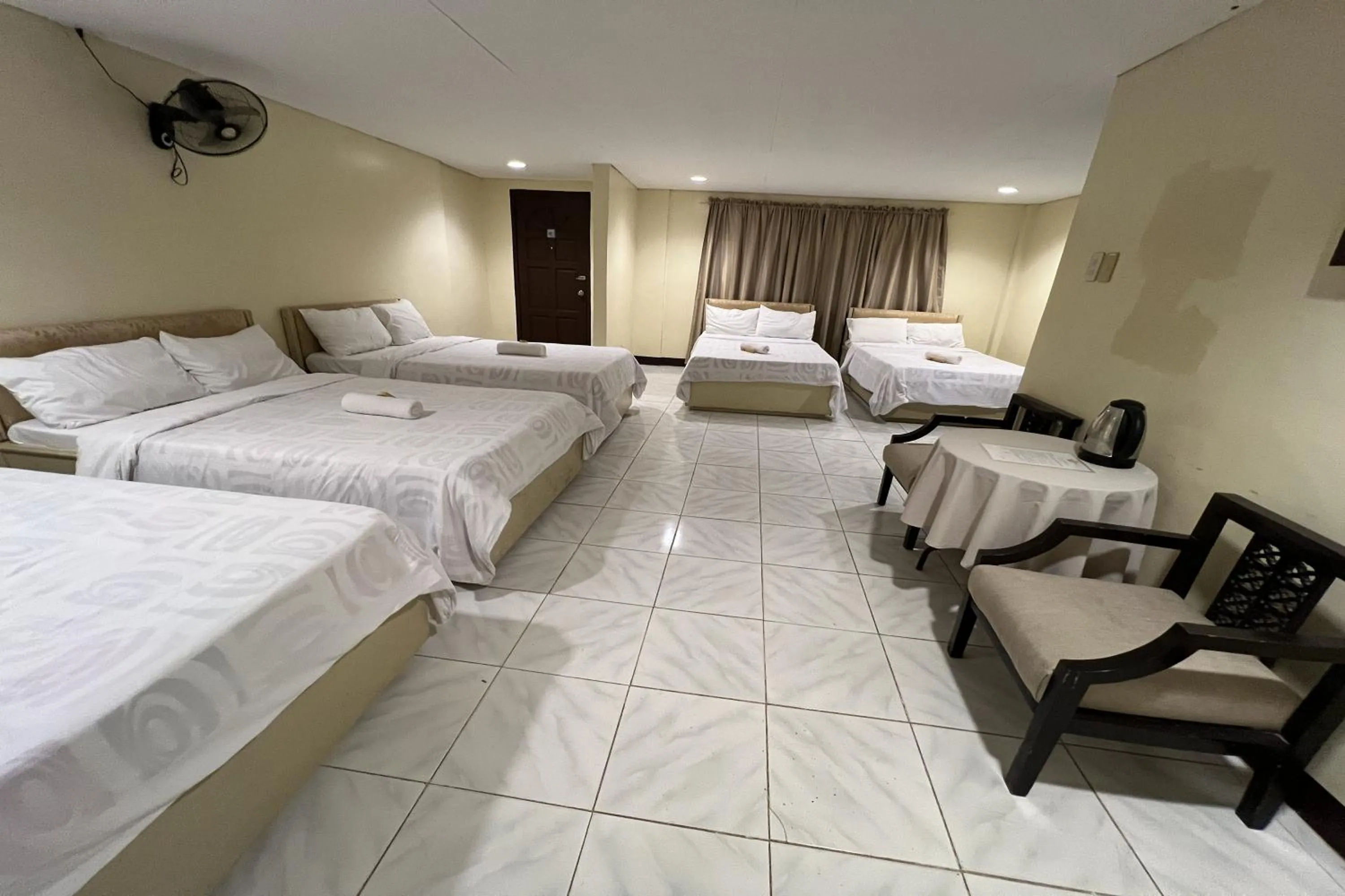 Photo of the whole room, Bed in Vista Venice Resort