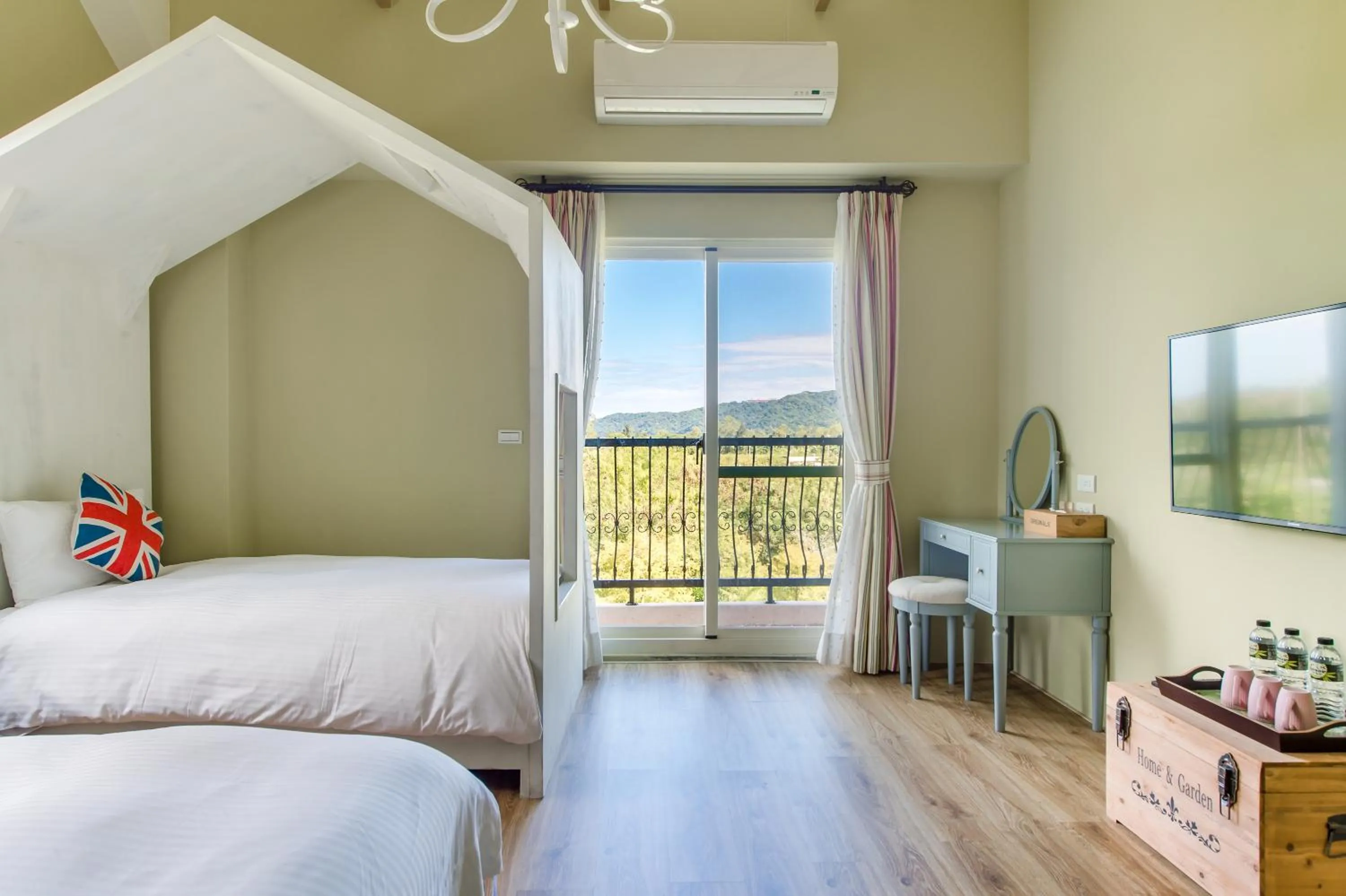 Bed in Wilderness1138 Hualien B&B