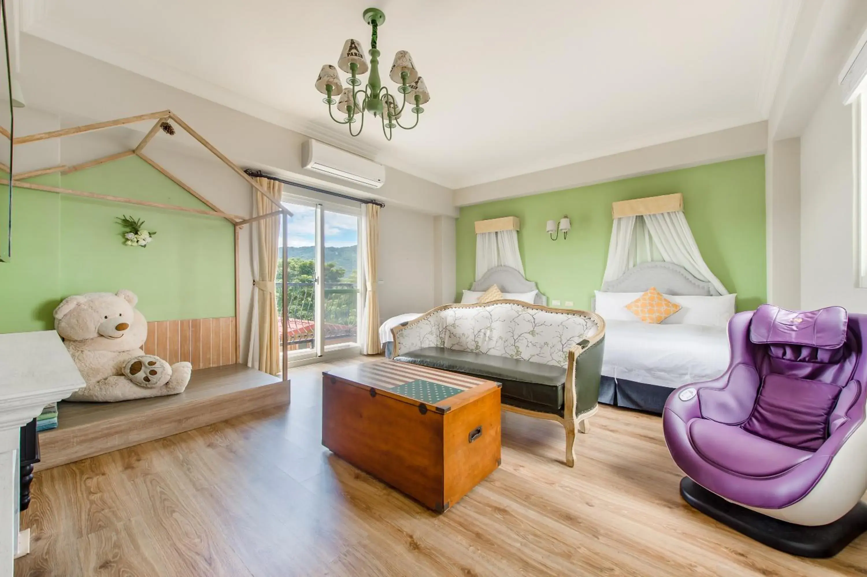 Quadruple Room with Balcony in Wilderness1138 Hualien B&B Quadruple Room with Balcony in Wilderness1138 Hualien B&B