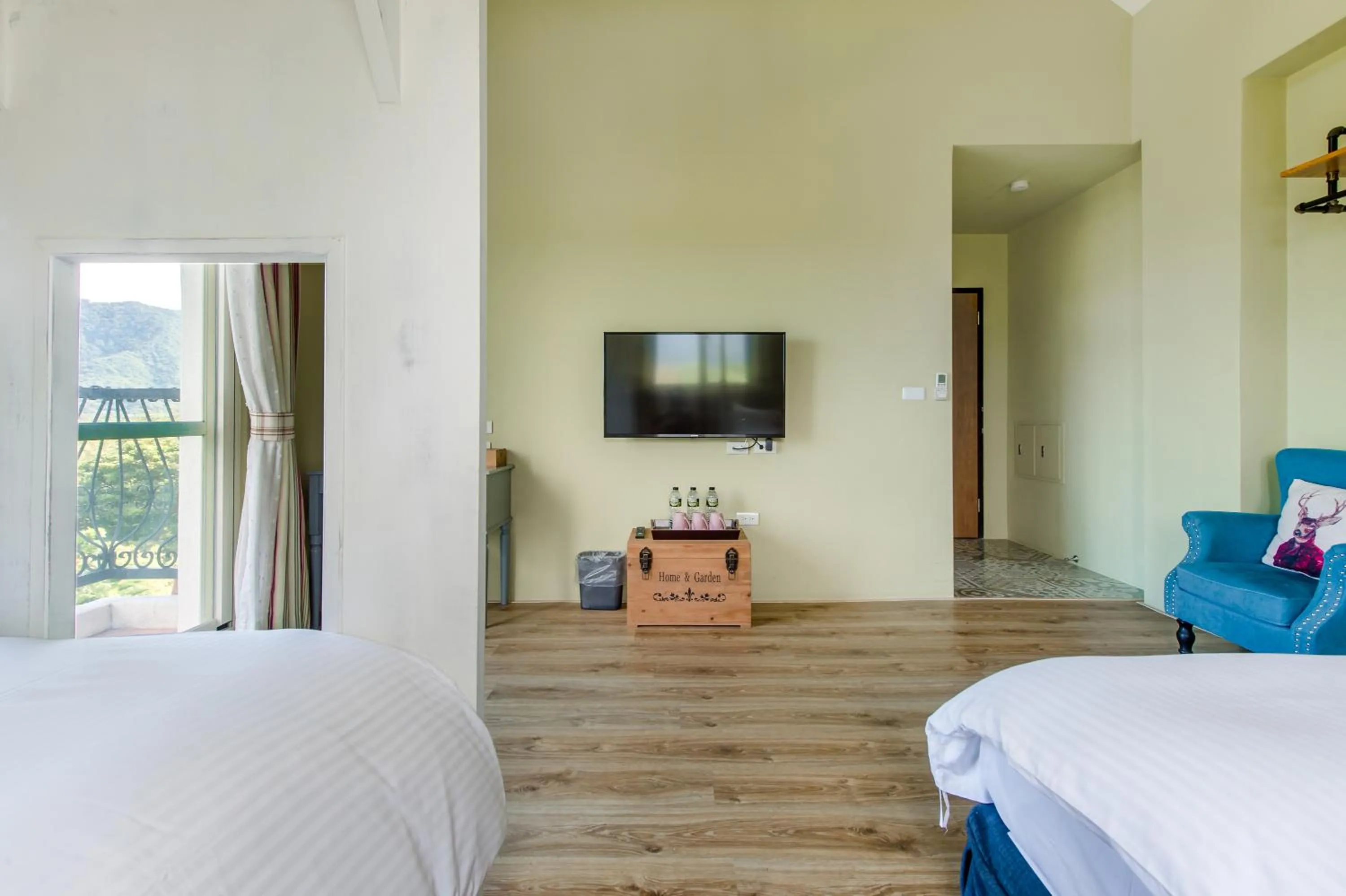 TV and multimedia, Bed in Wilderness1138 Hualien B&B