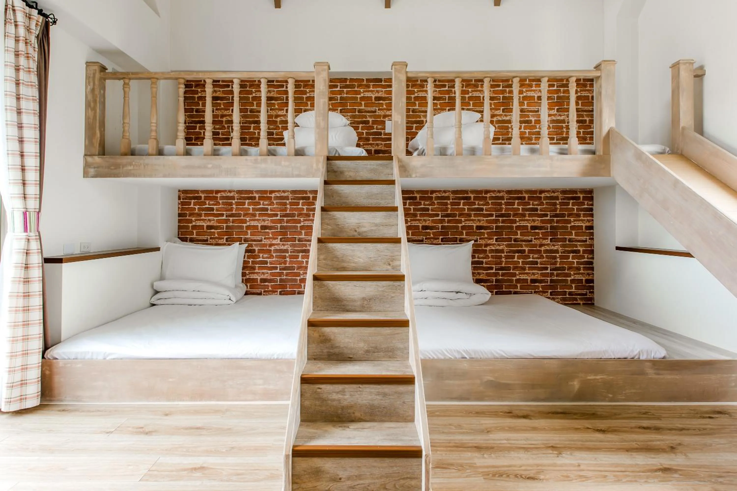 Bed in Wilderness1138 Hualien B&B