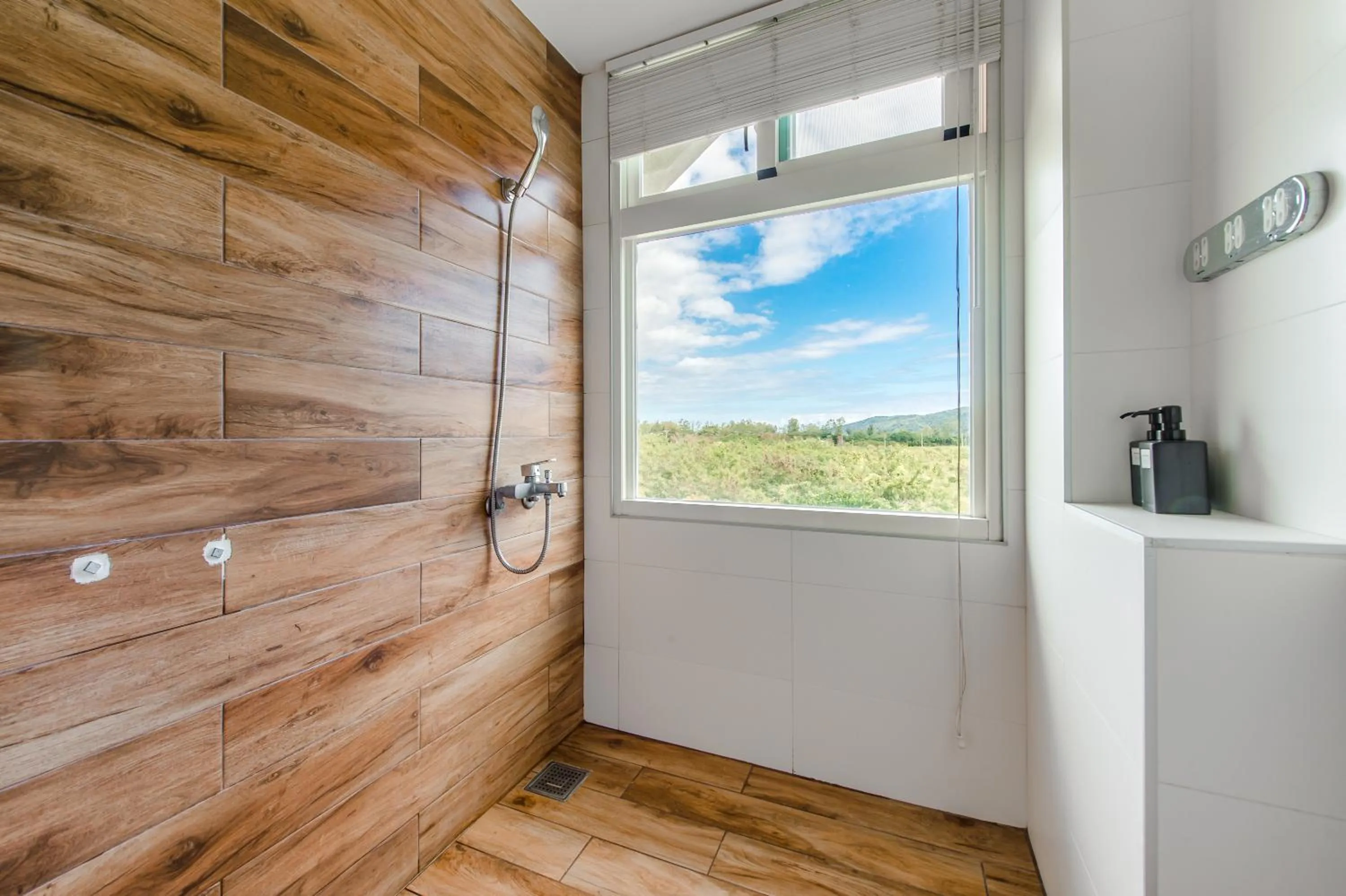 Shower in Wilderness1138 Hualien B&B