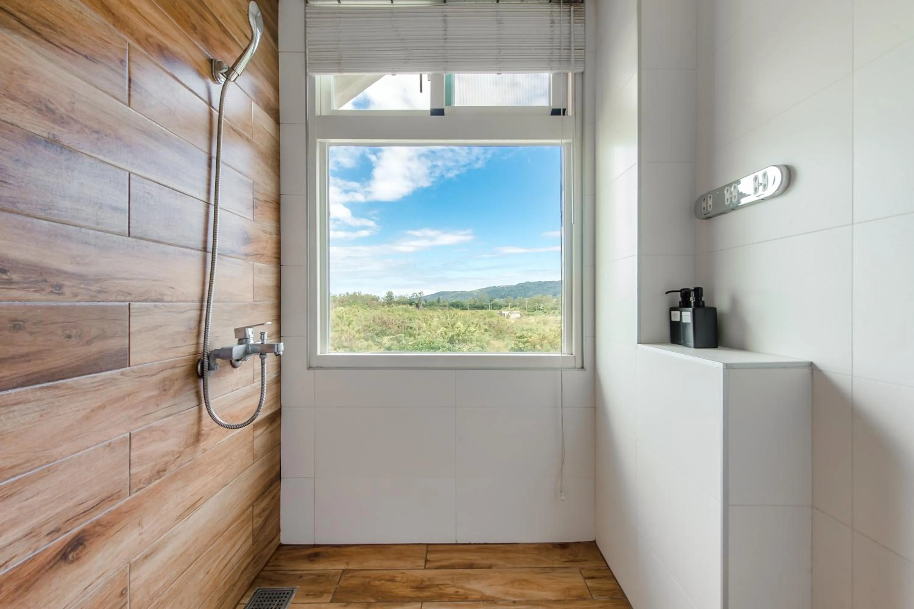 Shower in Wilderness1138 Hualien B&B