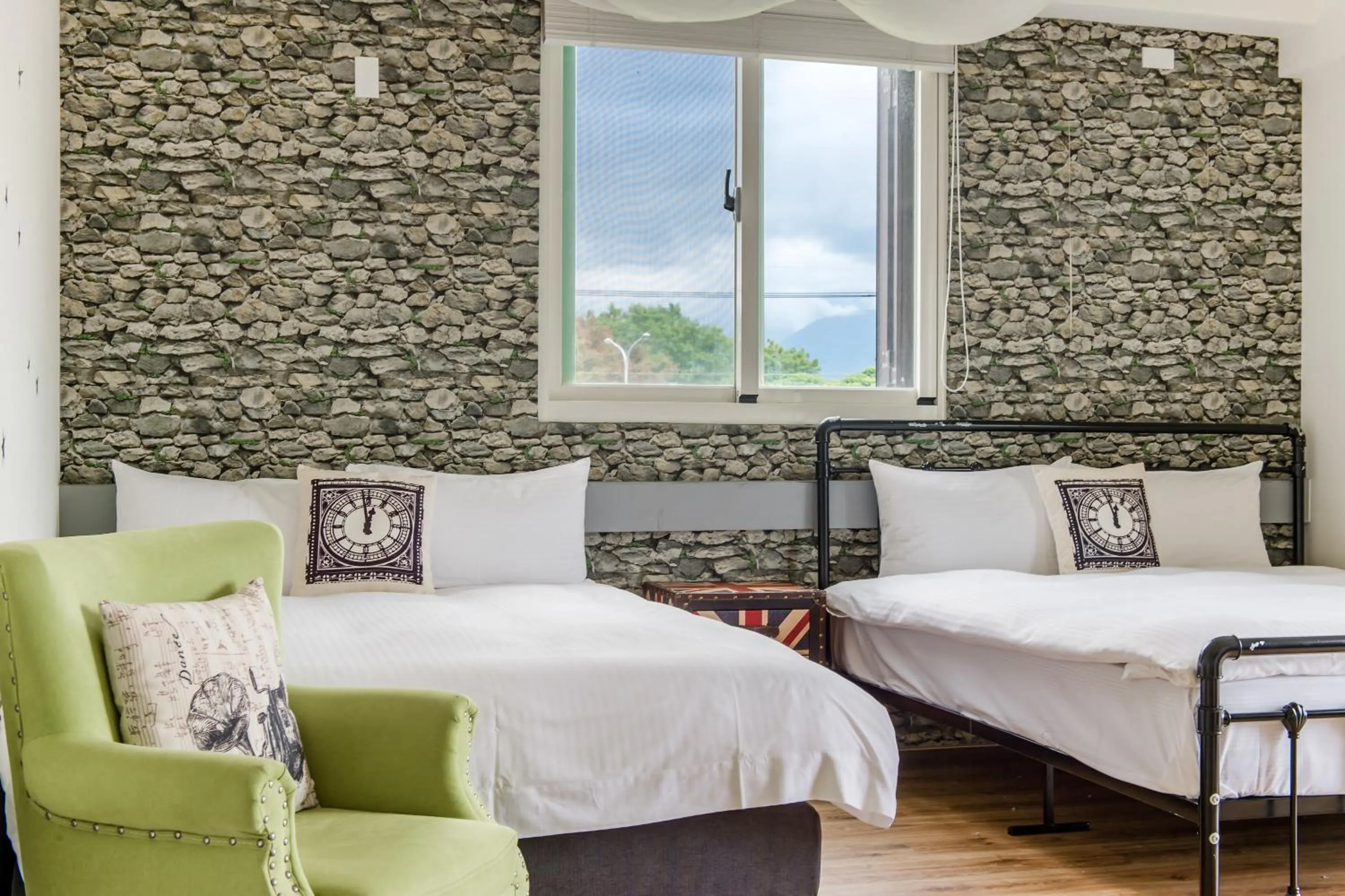 Bed in Wilderness1138 Hualien B&B