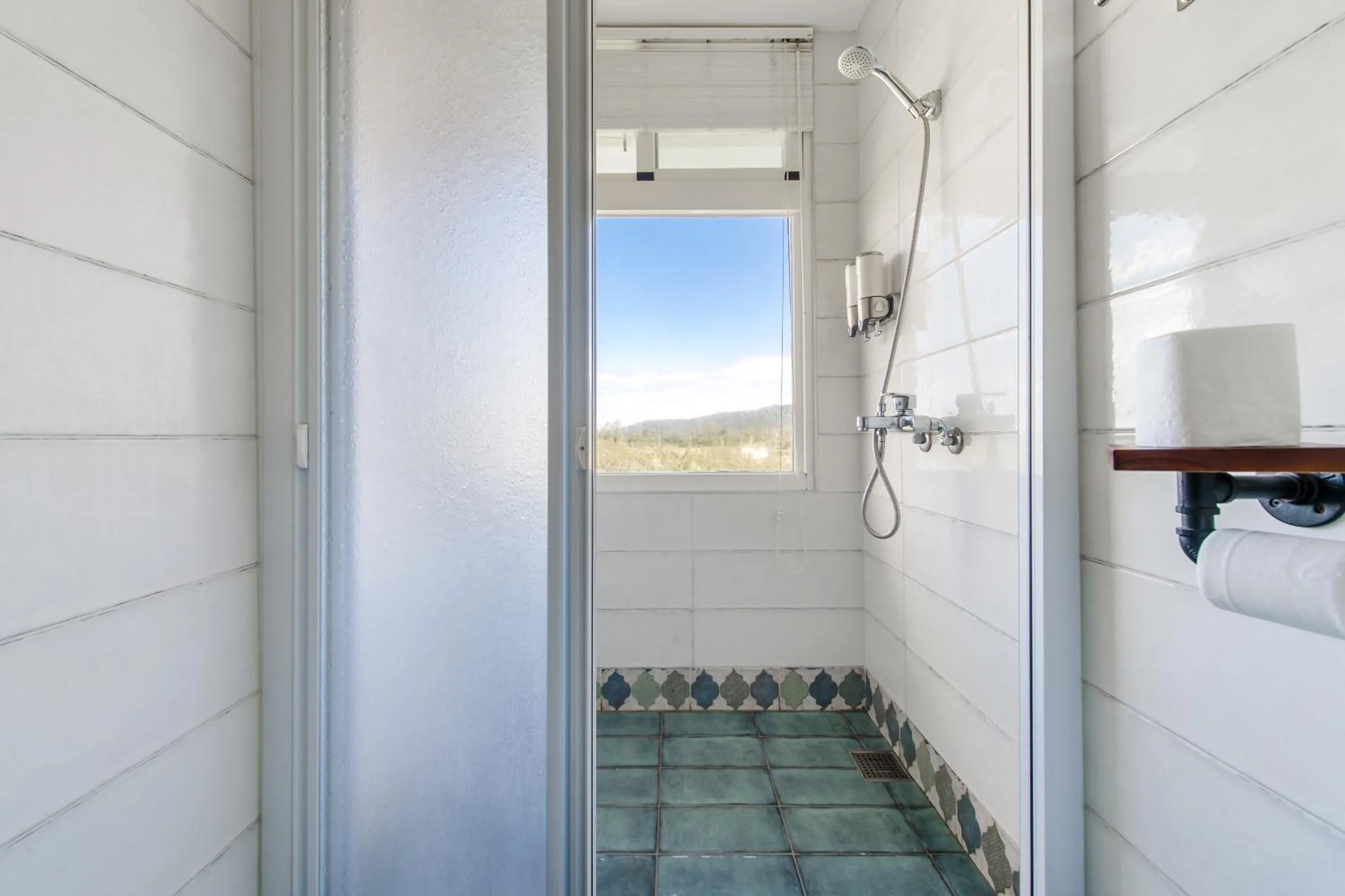 Shower in Wilderness1138 Hualien B&B